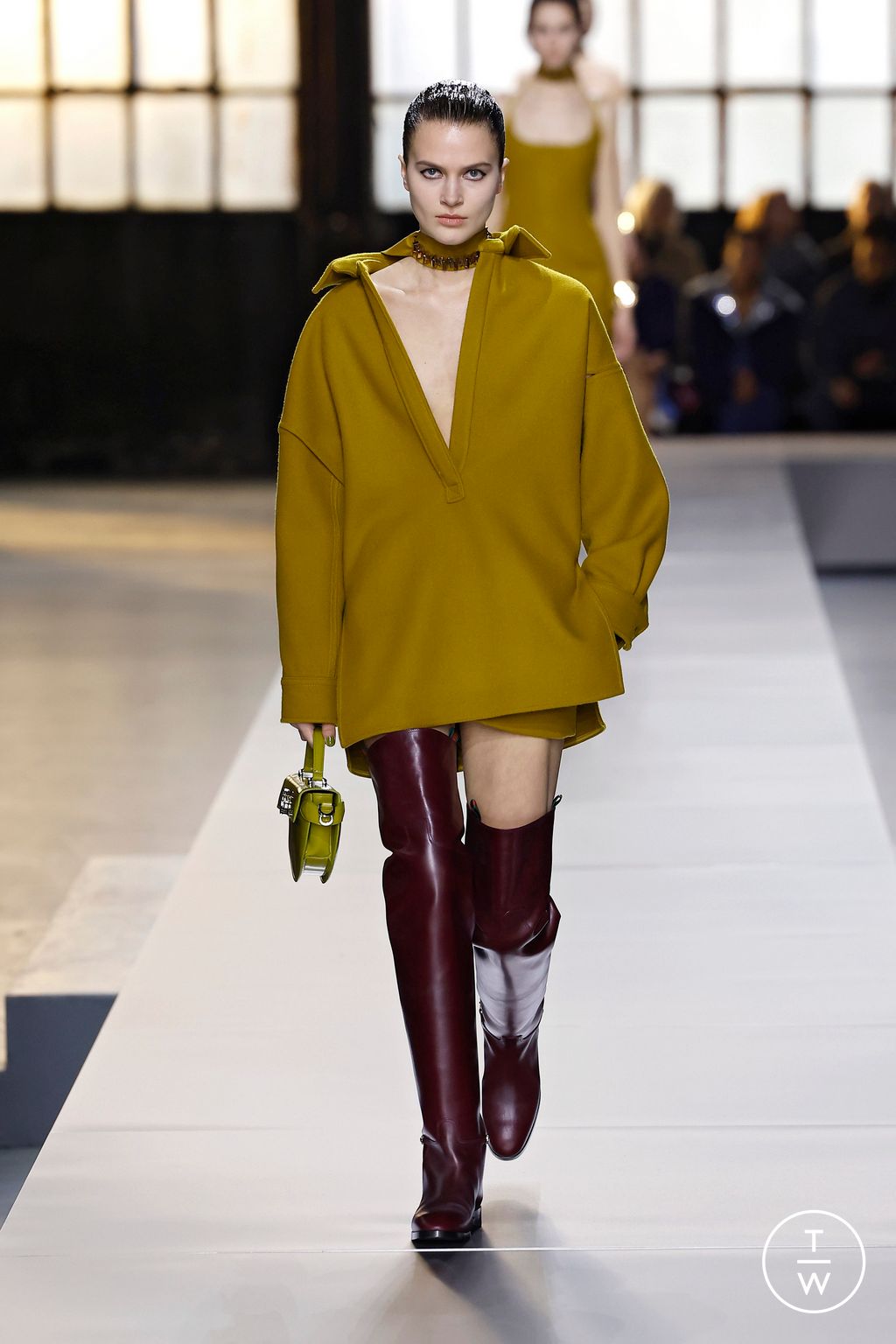 Fashion Week Milan Fall/Winter 2024 look 3 from the Gucci collection womenswear