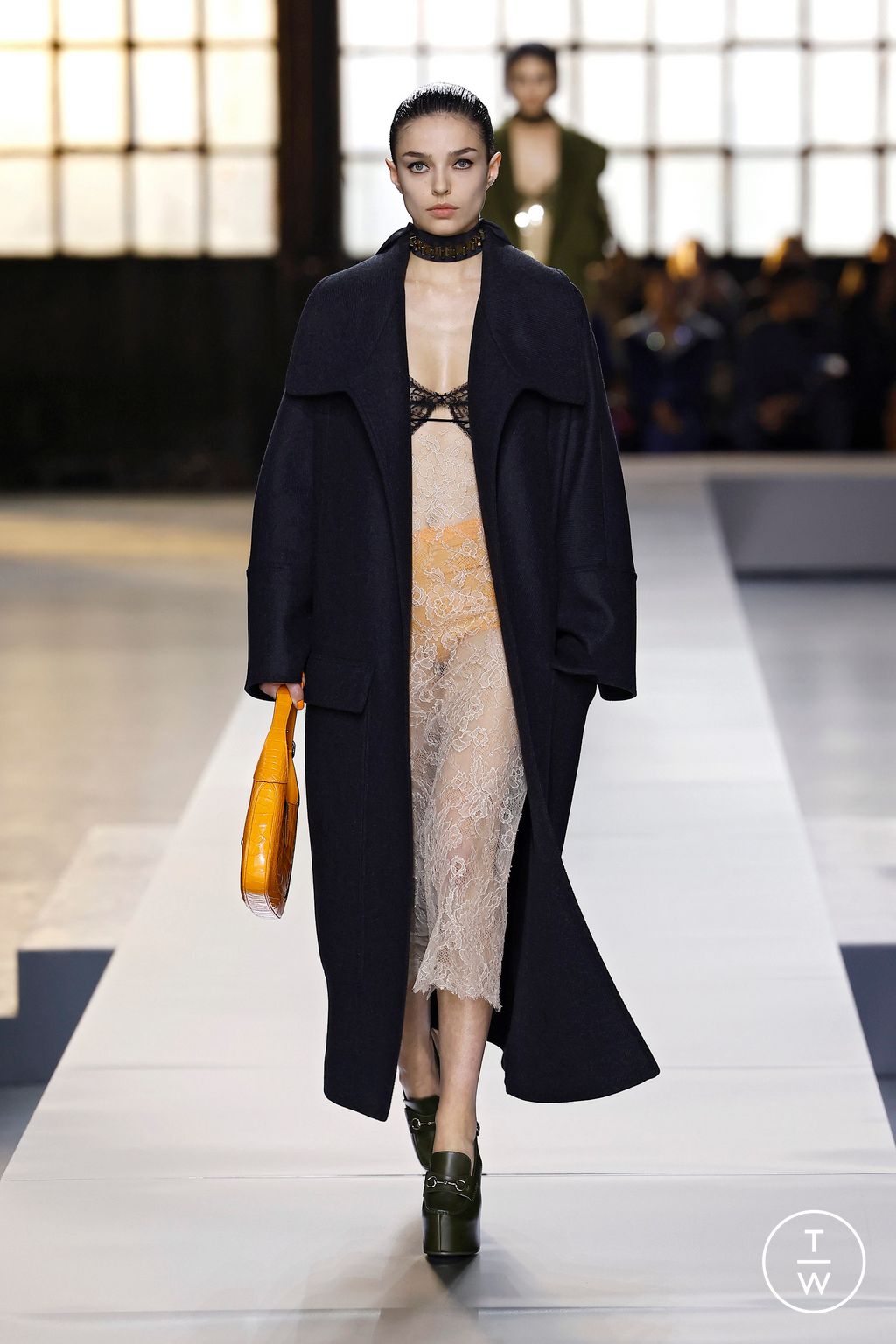 Fashion Week Milan Fall/Winter 2024 look 13 de la collection Gucci womenswear