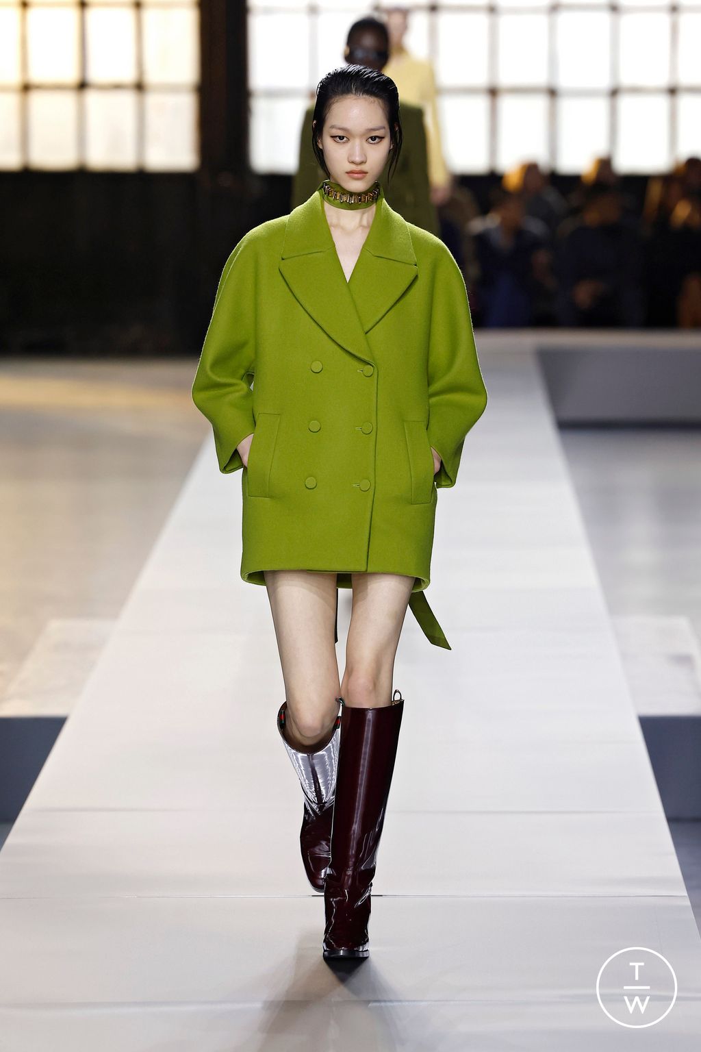 Fashion Week Milan Fall/Winter 2024 look 17 from the Gucci collection womenswear
