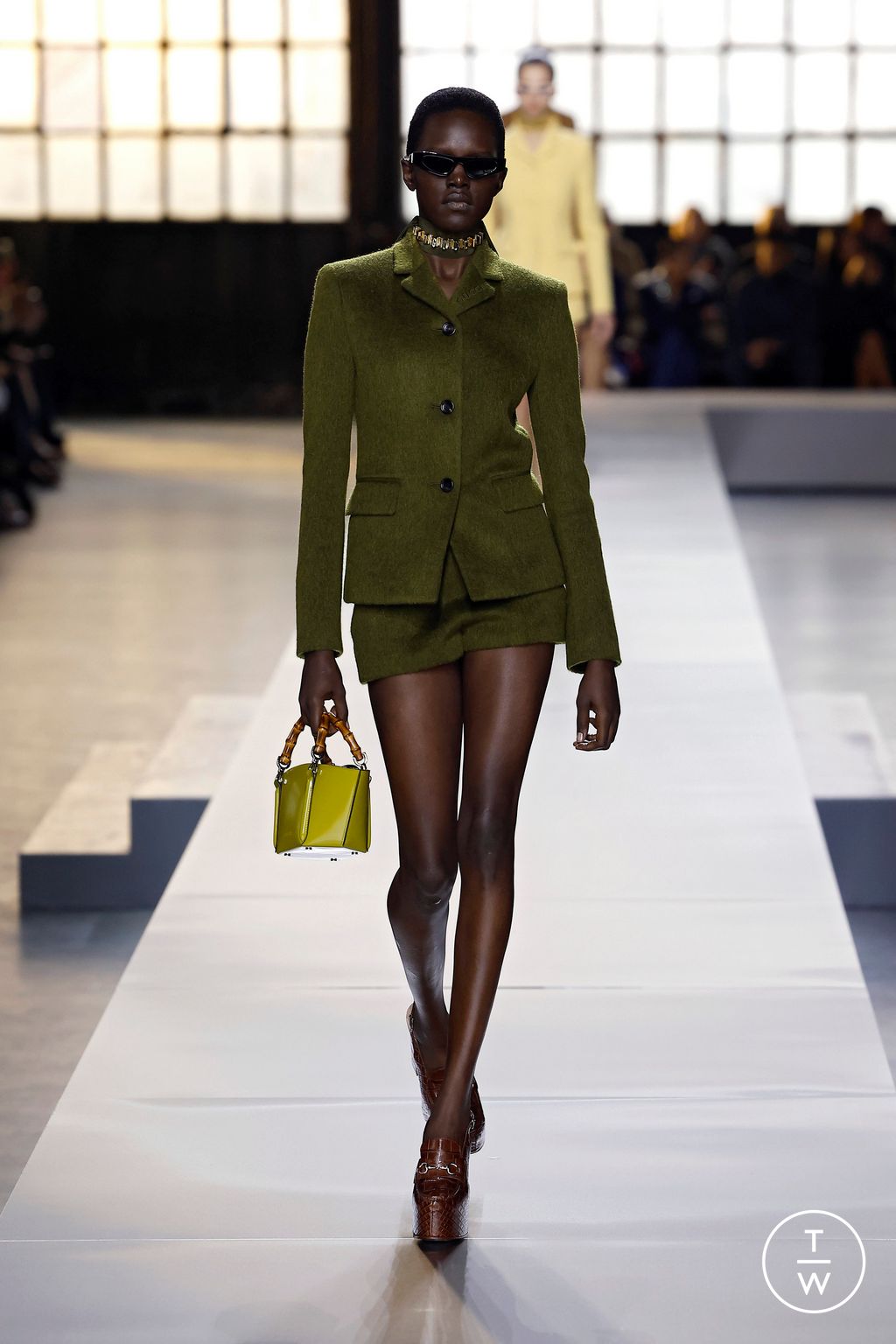 Fashion Week Milan Fall/Winter 2024 look 18 de la collection Gucci womenswear