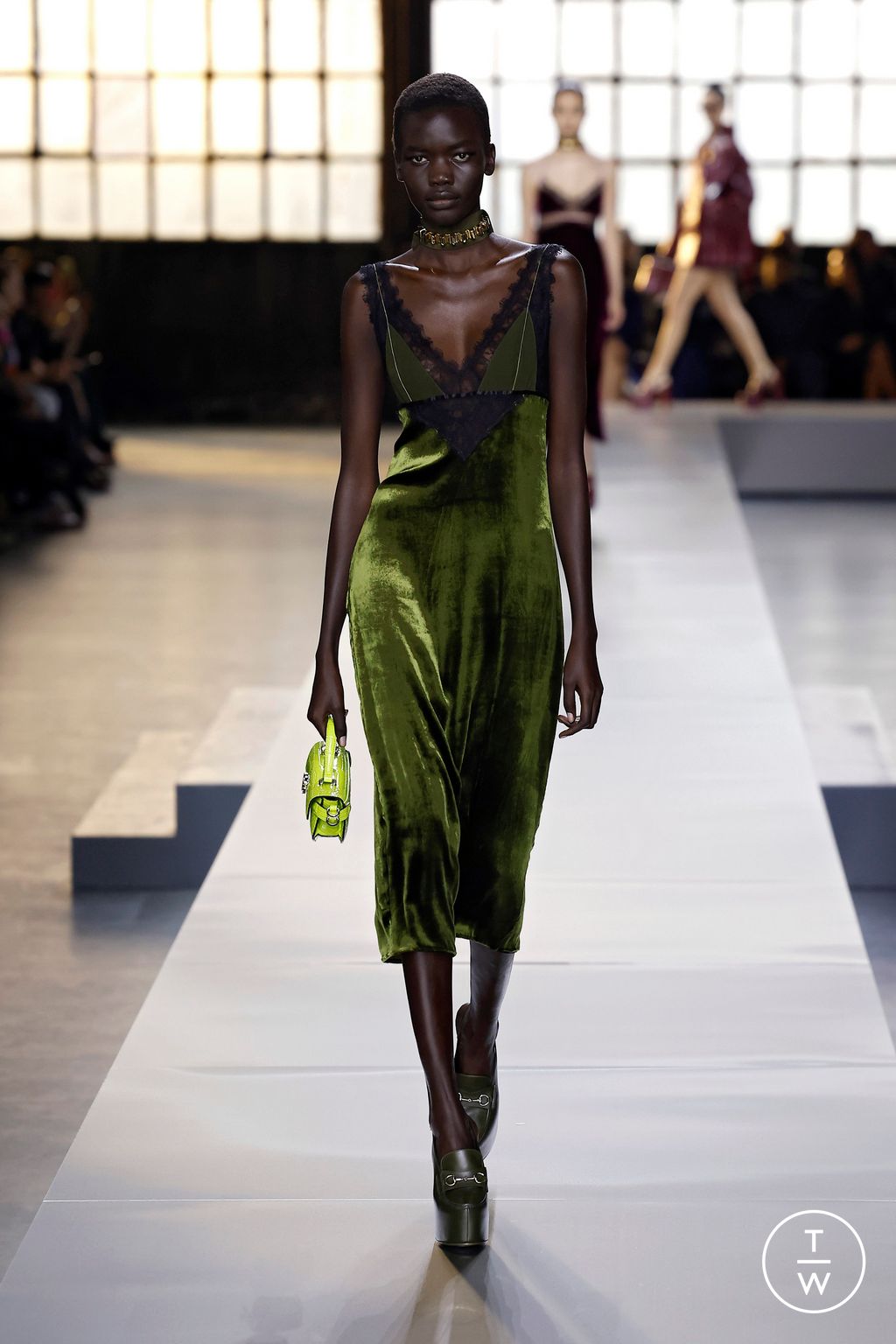 Fashion Week Milan Fall/Winter 2024 look 21 de la collection Gucci womenswear