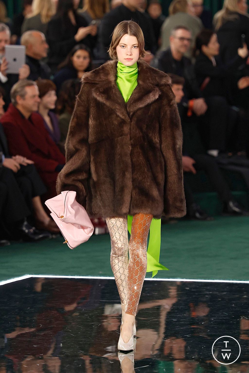 Fashion Week Milan Fall/Winter 2025 look 26 de la collection Gucci womenswear