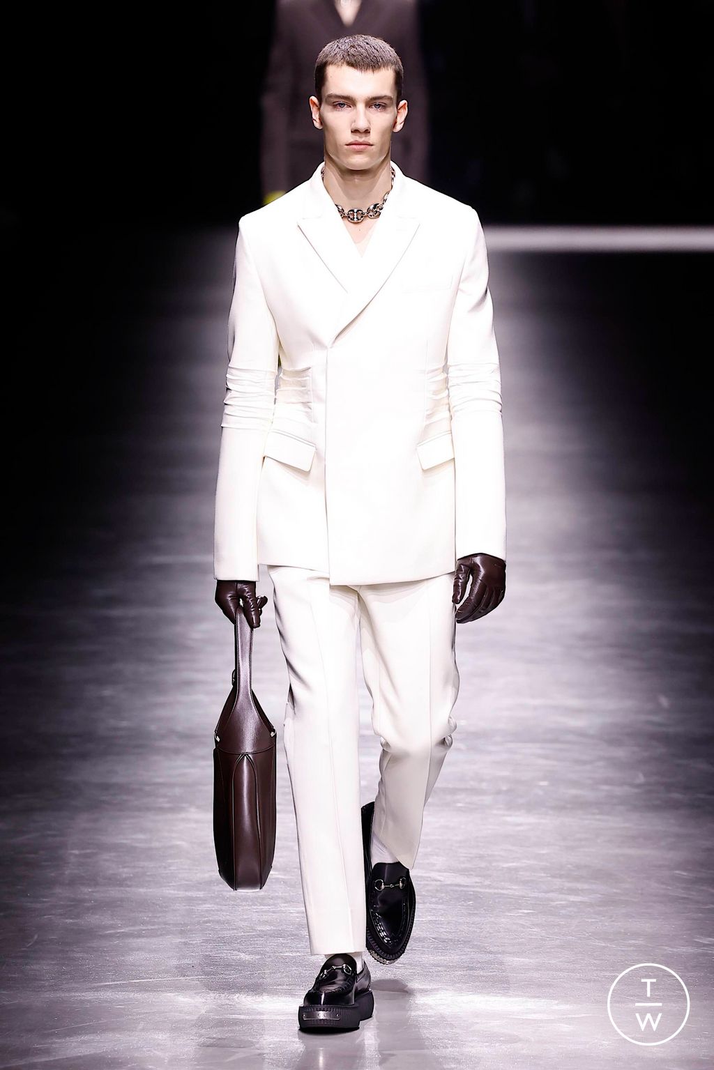 Fashion Week Milan Fall/Winter 2024 look 3 from the Gucci collection menswear
