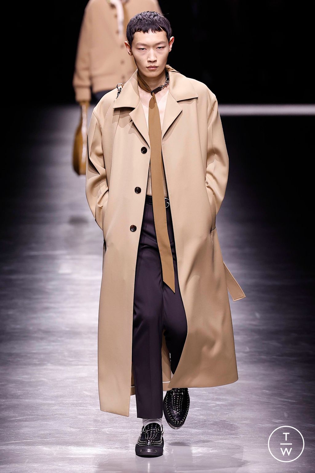 Fashion Week Milan Fall/Winter 2024 look 6 de la collection Gucci menswear