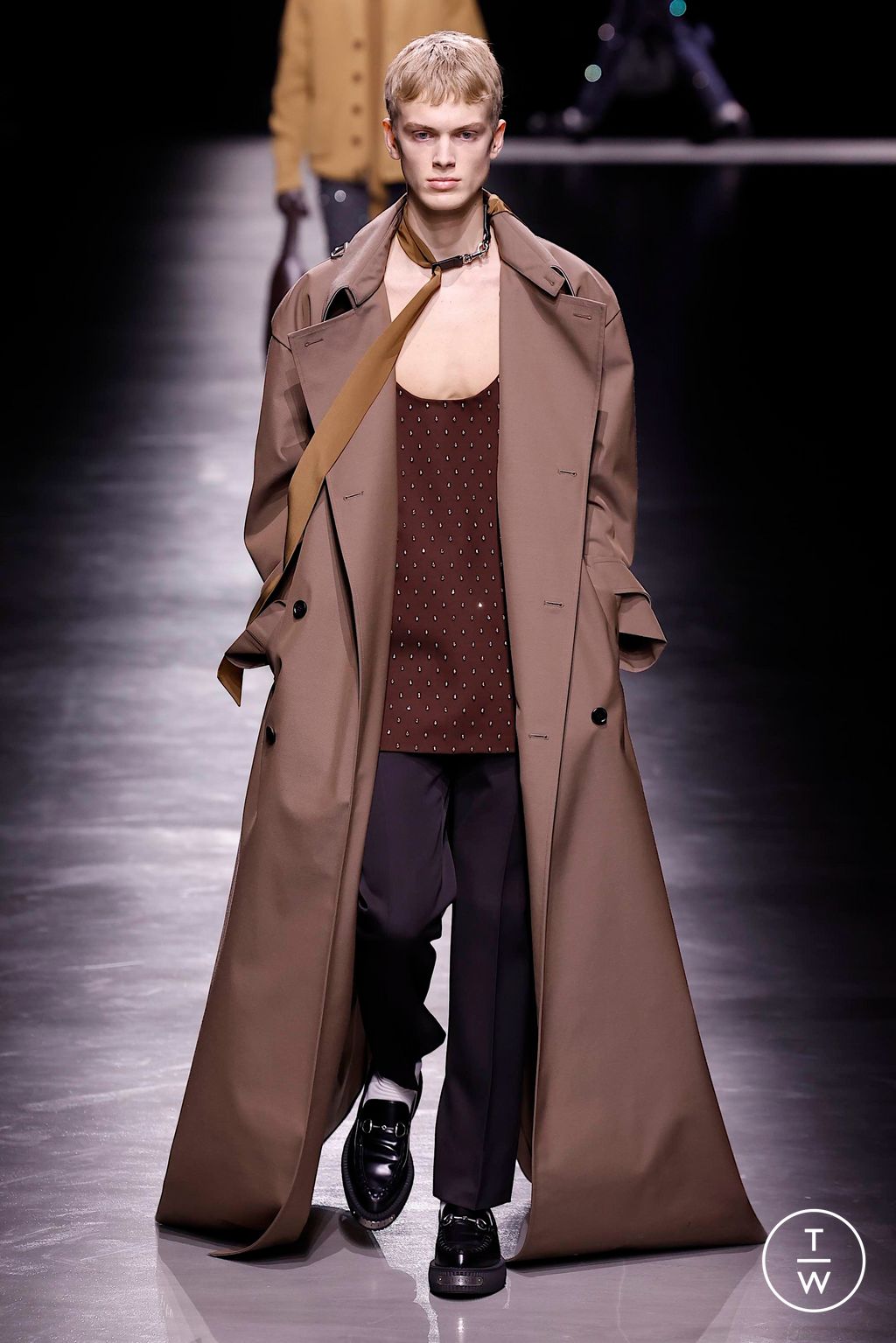 Fashion Week Milan Fall/Winter 2024 look 29 from the Gucci collection menswear