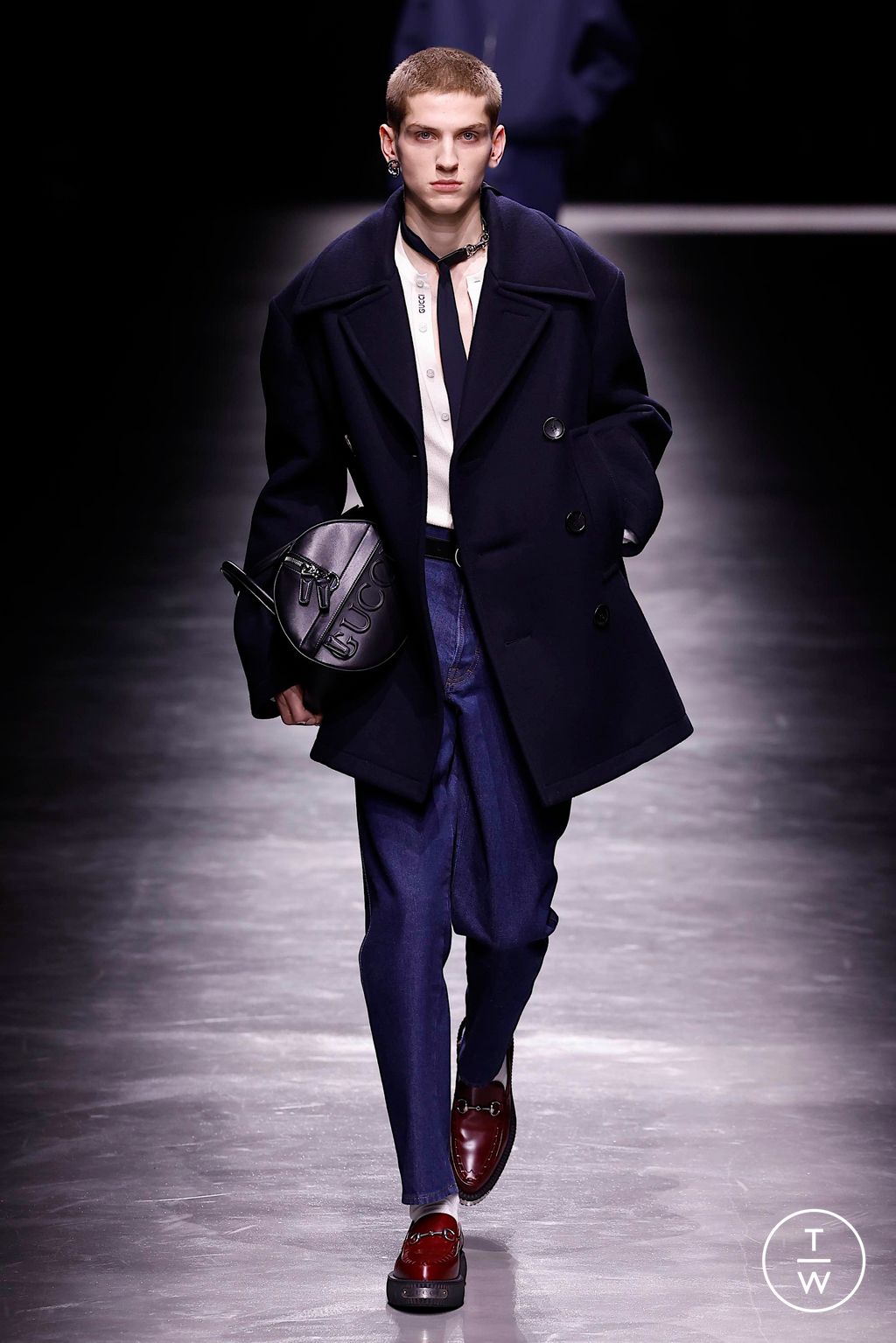 Fashion Week Milan Fall/Winter 2024 look 33 from the Gucci collection menswear