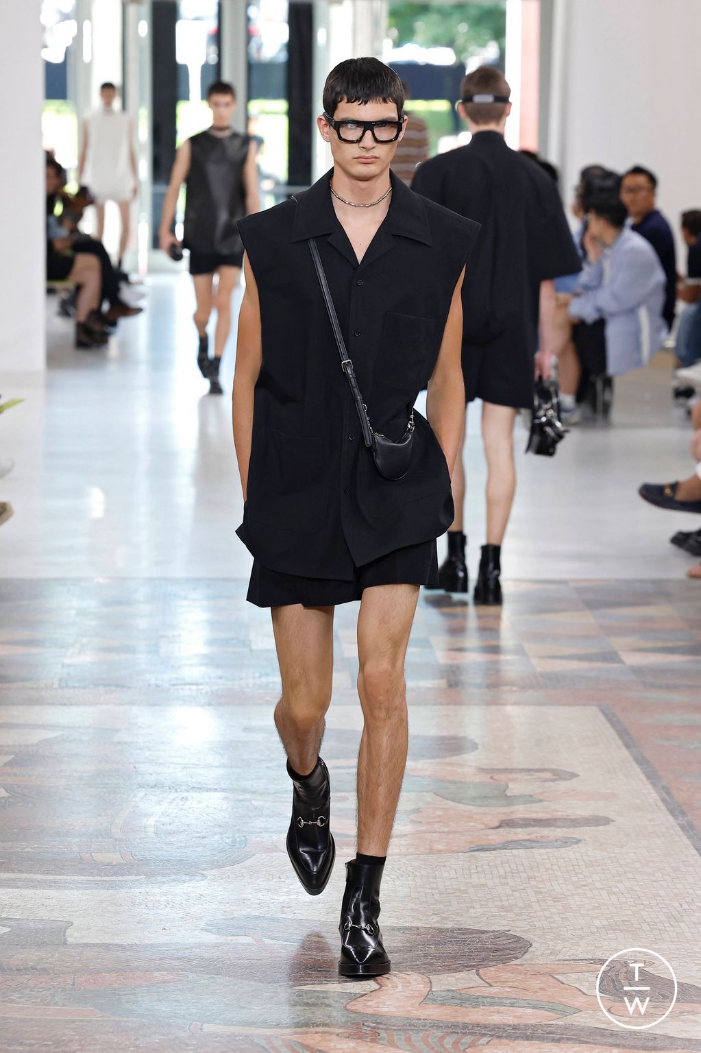 Fashion Week Milan Spring-Summer 2025 look 19 de la collection Gucci menswear