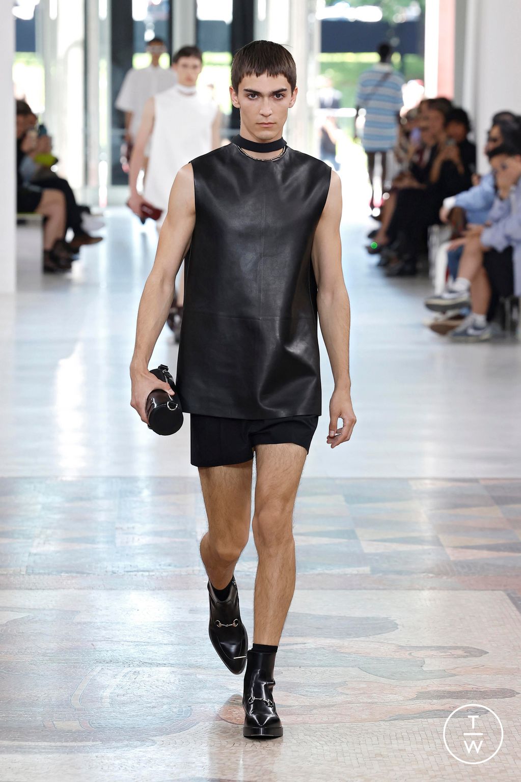 Fashion Week Milan Spring-Summer 2025 look 20 de la collection Gucci menswear