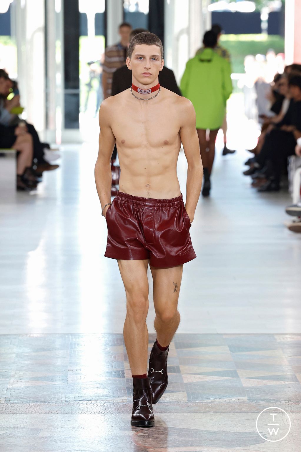 Fashion Week Milan Spring-Summer 2025 look 23 from the Gucci collection menswear