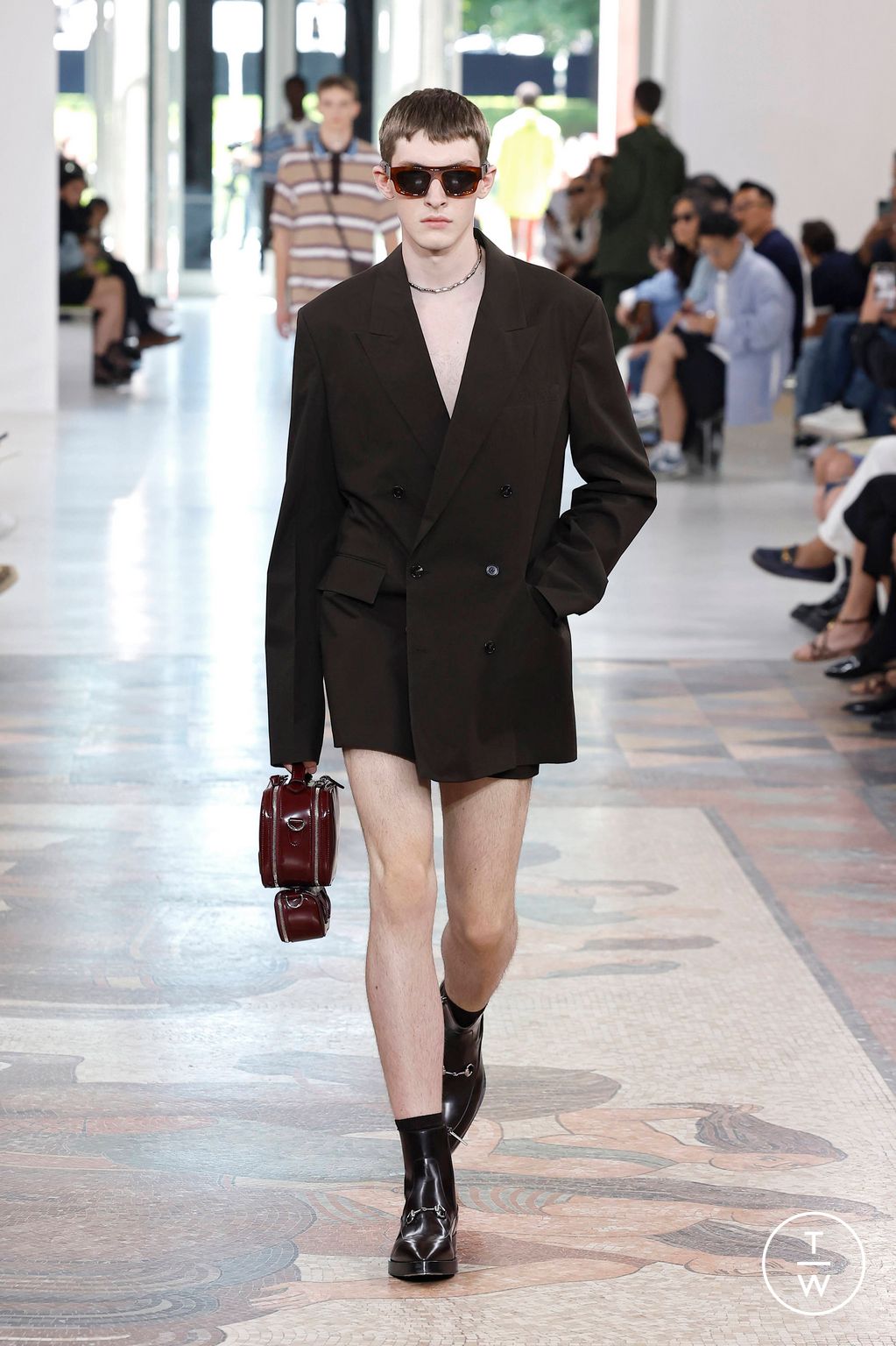 Fashion Week Milan Spring/Summer 2025 look 24 from the Gucci collection 男装