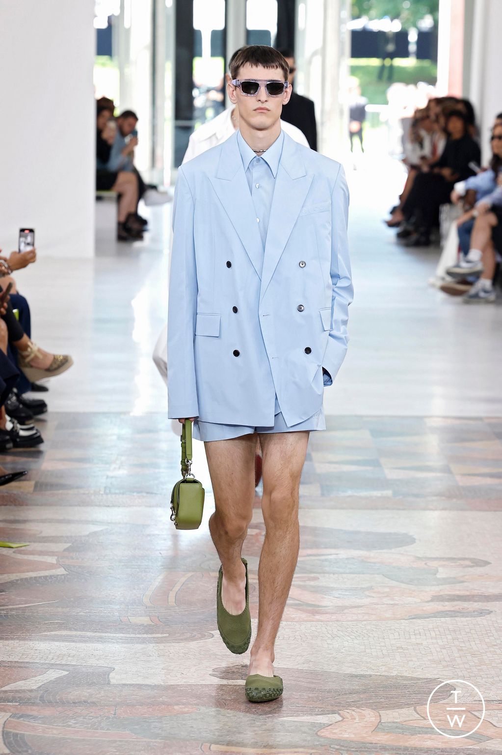 Fashion Week Milan Spring-Summer 2025 look 44 from the Gucci collection menswear