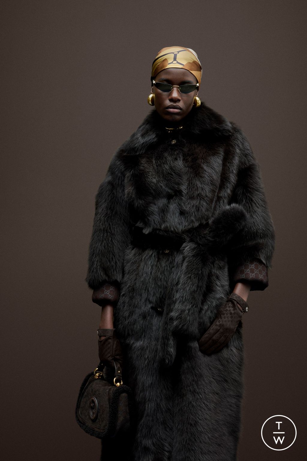 Fashion Week Milan Pre-Fall 2025 look 1 from the Gucci collection womenswear