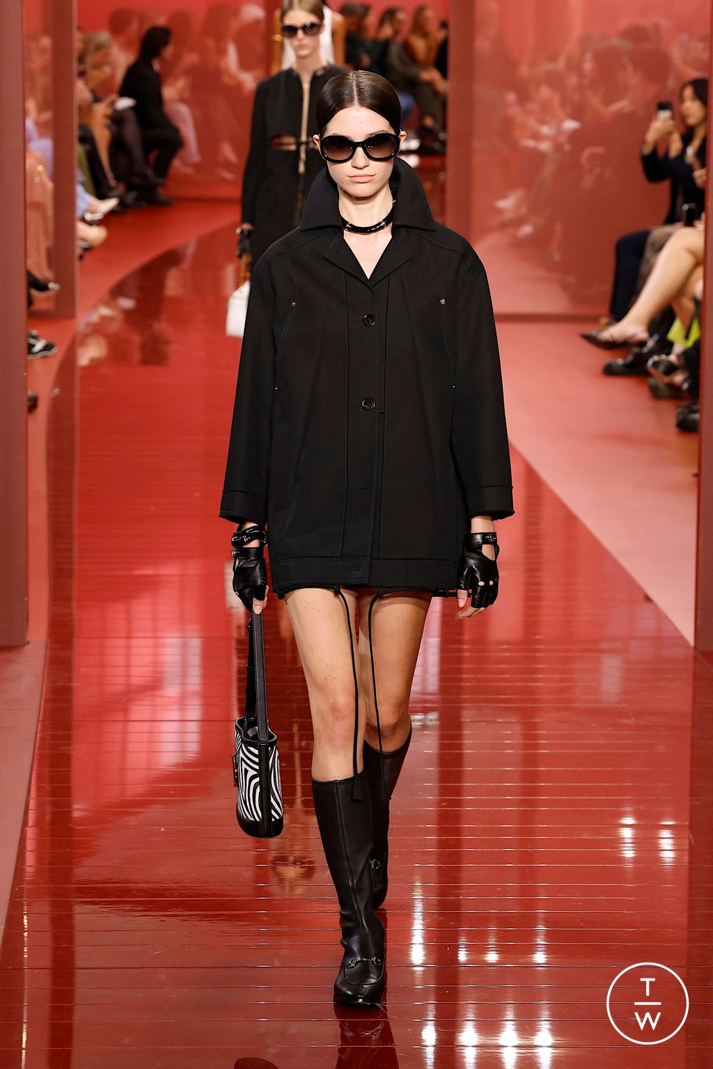 Fashion Week Milan Spring/Summer 2025 look 15 from the Gucci collection womenswear