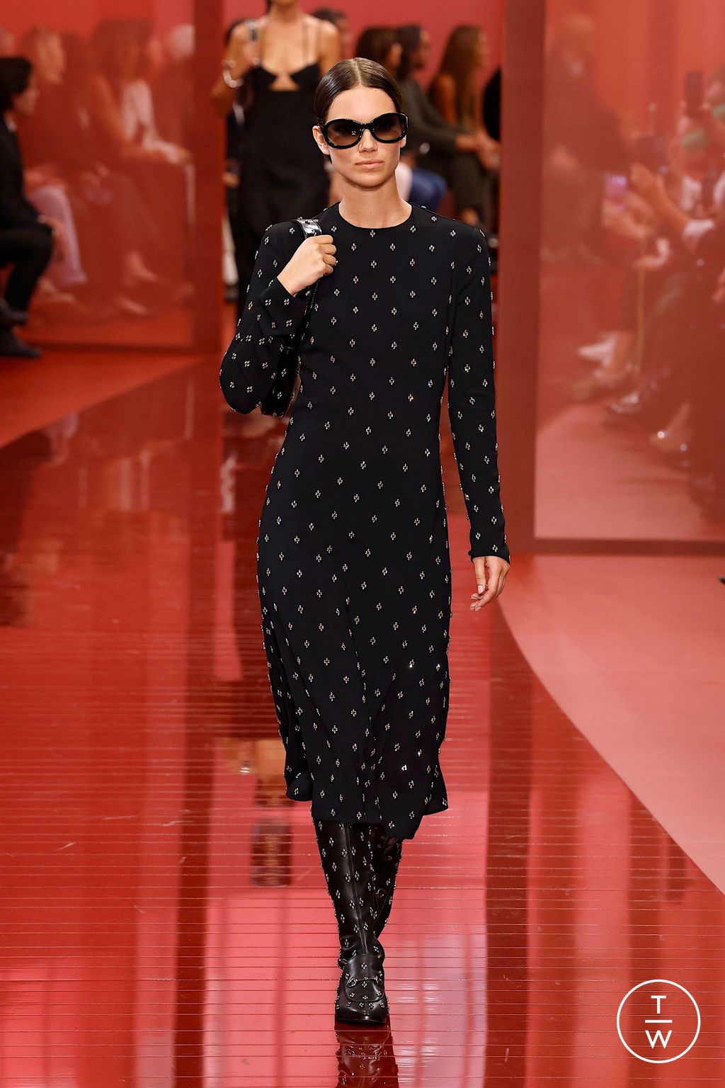 Fashion Week Milan Spring/Summer 2025 look 19 from the Gucci collection womenswear