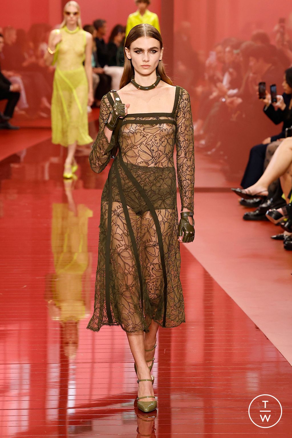 Fashion Week Milan Spring/Summer 2025 look 25 from the Gucci collection womenswear