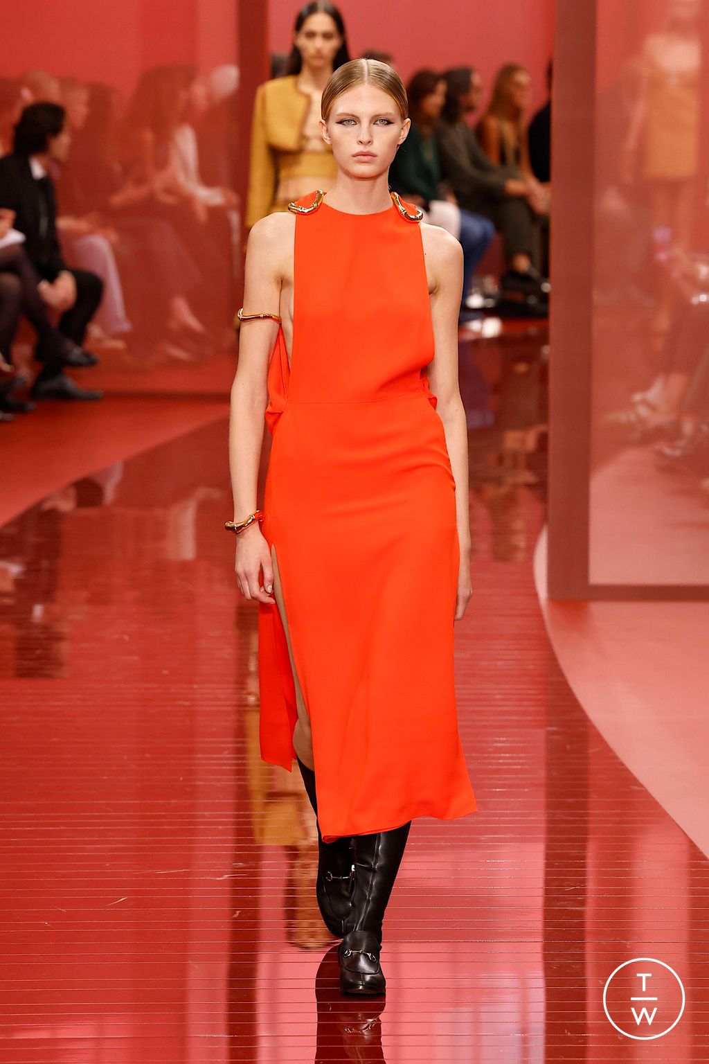 Fashion Week Milan Spring/Summer 2025 look 47 from the Gucci collection womenswear