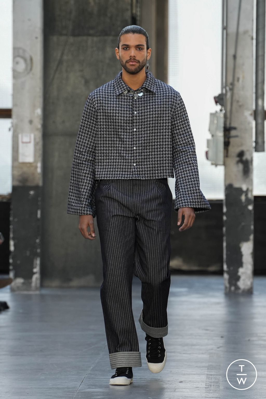 Fashion Week Paris Fall/Winter 2023 look 3 from the Gunther collection menswear