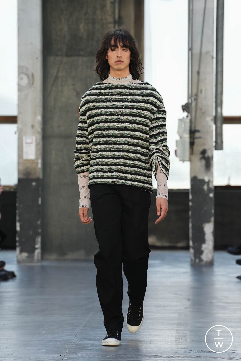 Fashion Week Paris Fall/Winter 2023 look 5 from the Gunther collection menswear
