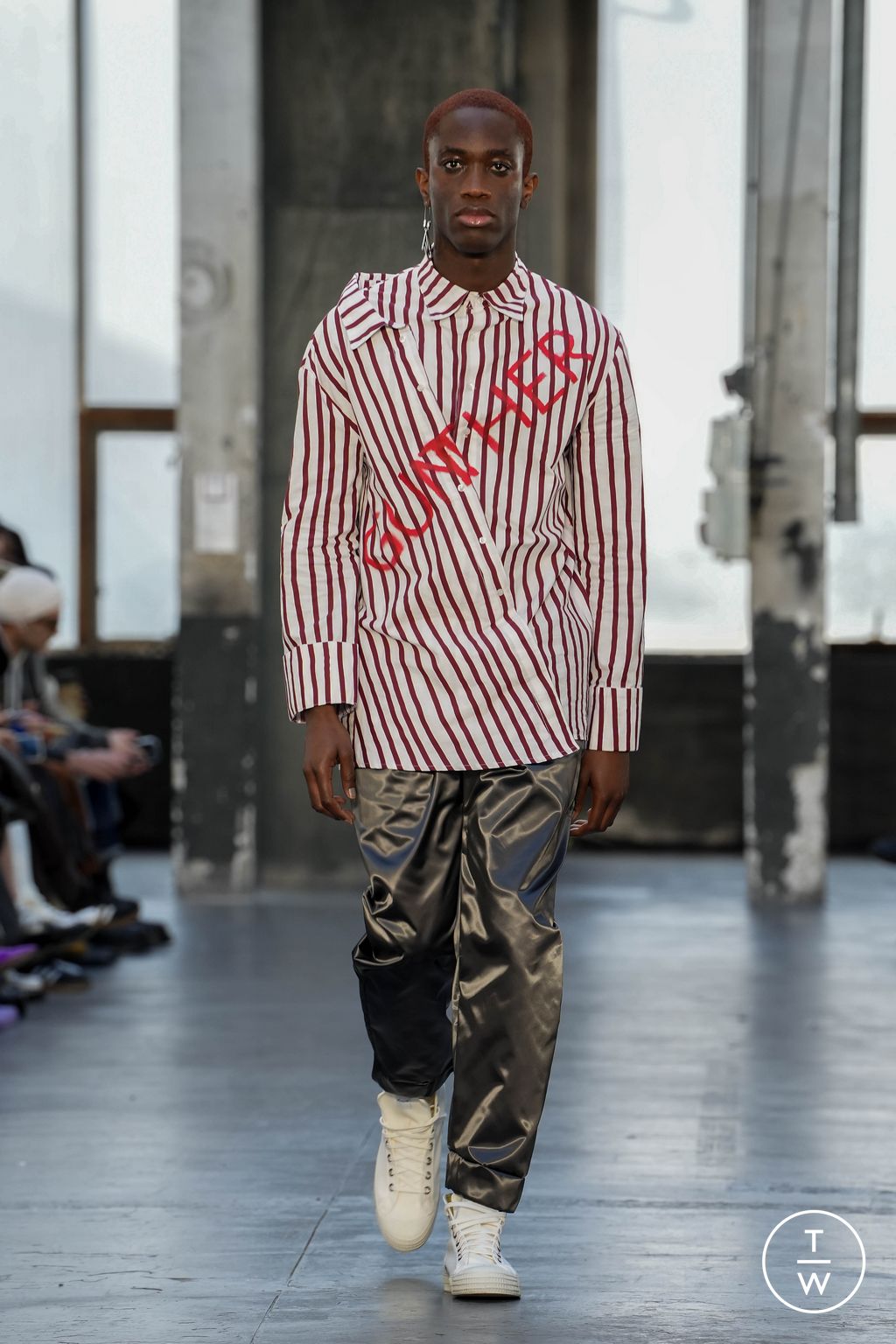 Fashion Week Paris Fall/Winter 2023 look 7 from the Gunther collection menswear