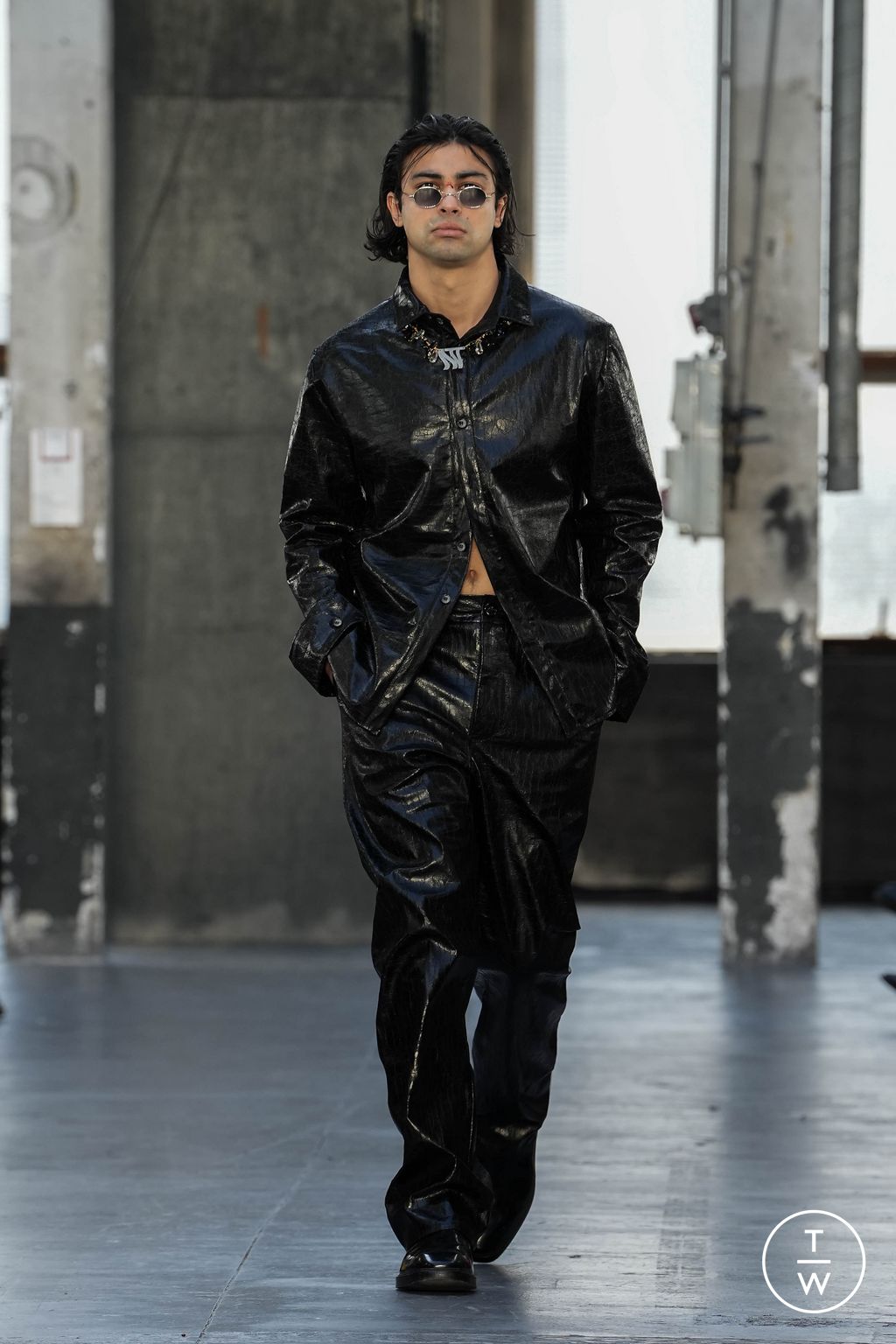 Fashion Week Paris Fall/Winter 2023 look 8 from the Gunther collection 男装
