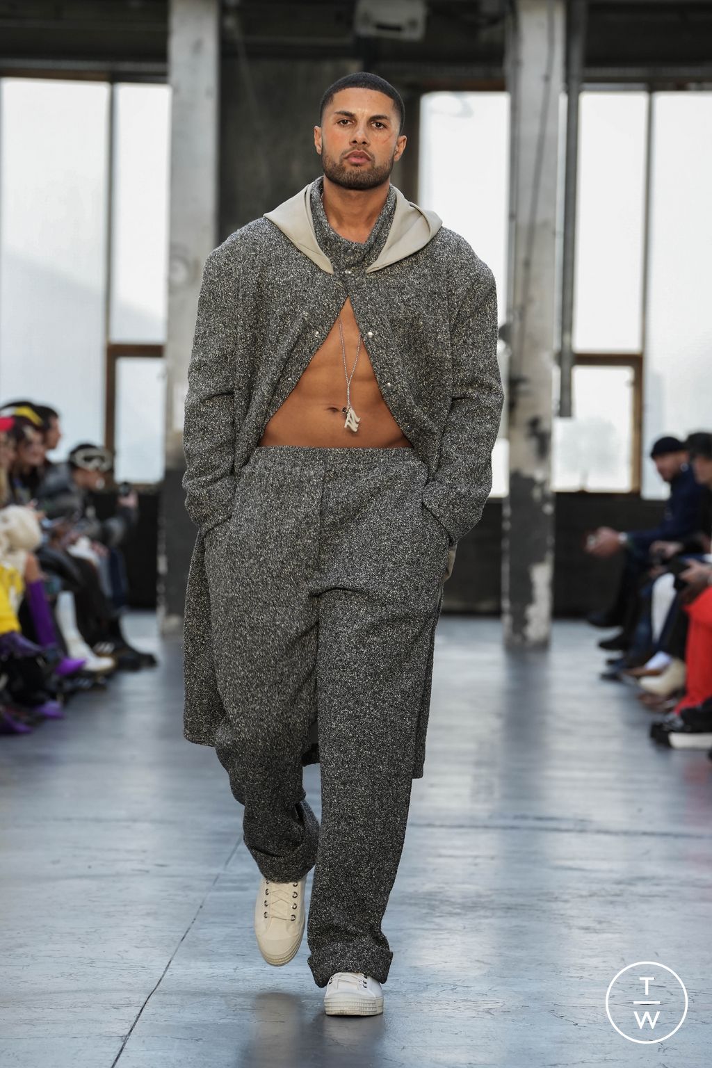 Fashion Week Paris Fall/Winter 2023 look 14 from the Gunther collection menswear