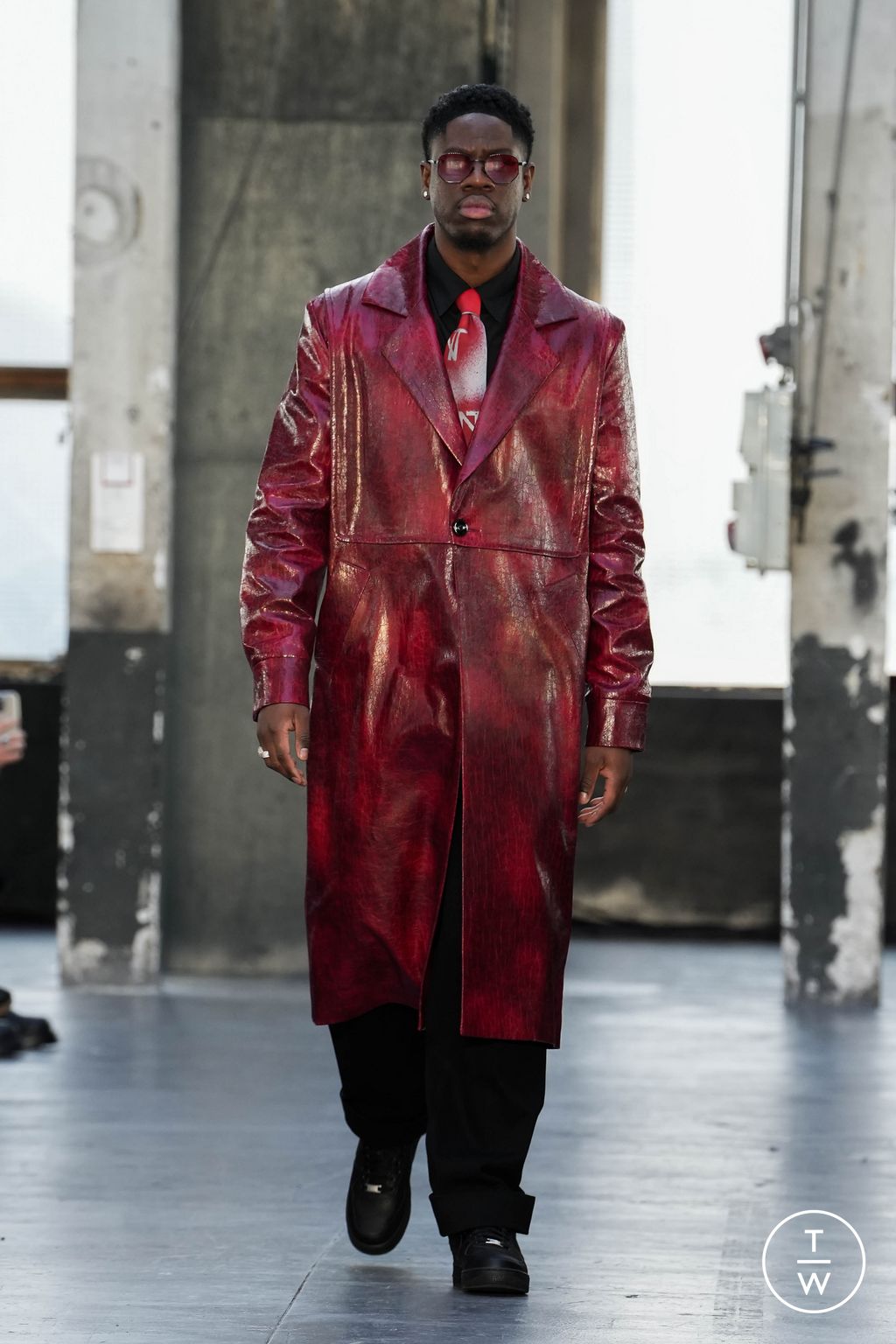 Fashion Week Paris Fall/Winter 2023 look 16 from the Gunther collection menswear