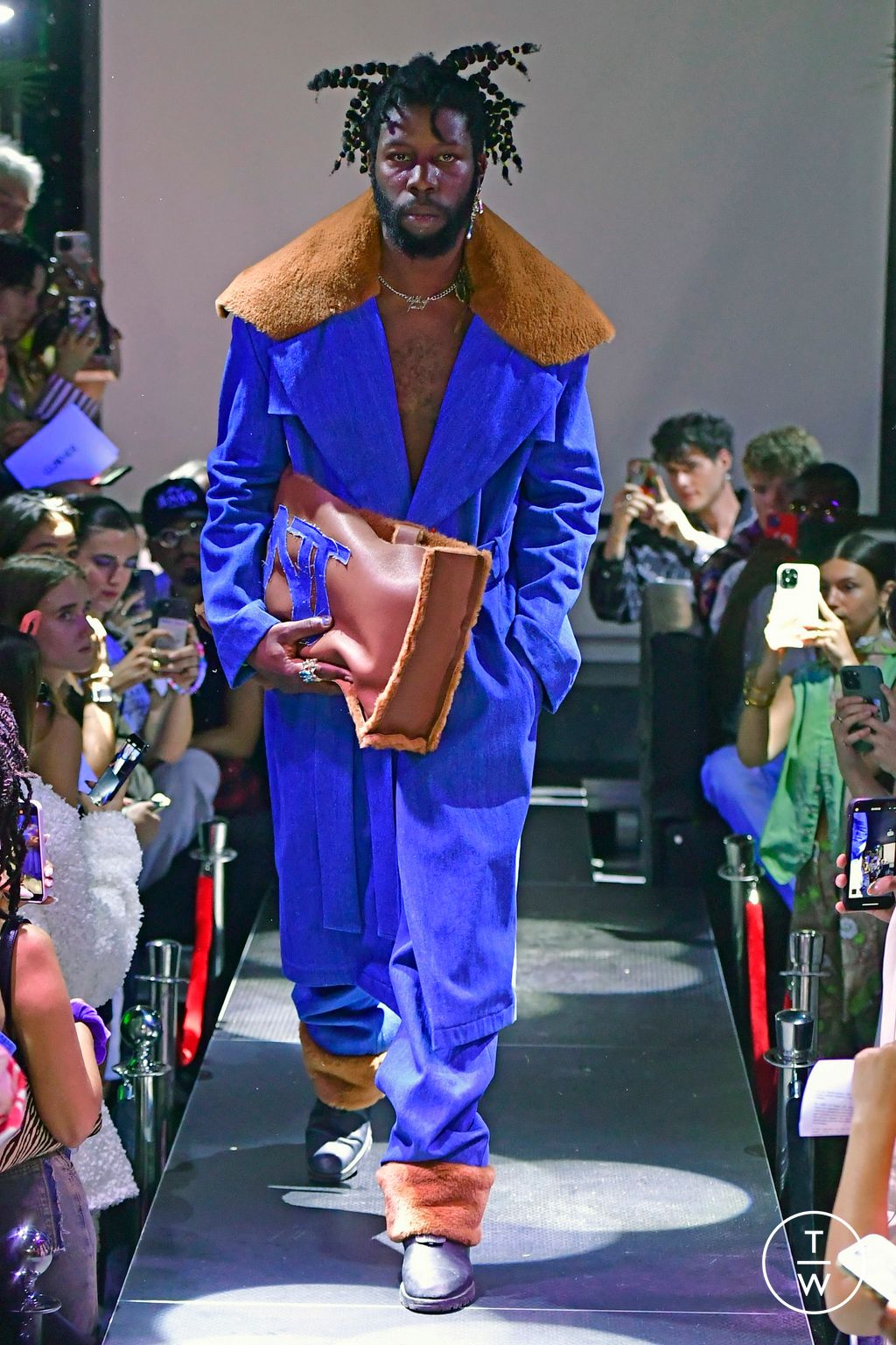Fashion Week Paris Spring/Summer 2024 look 1 de la collection Gunther menswear