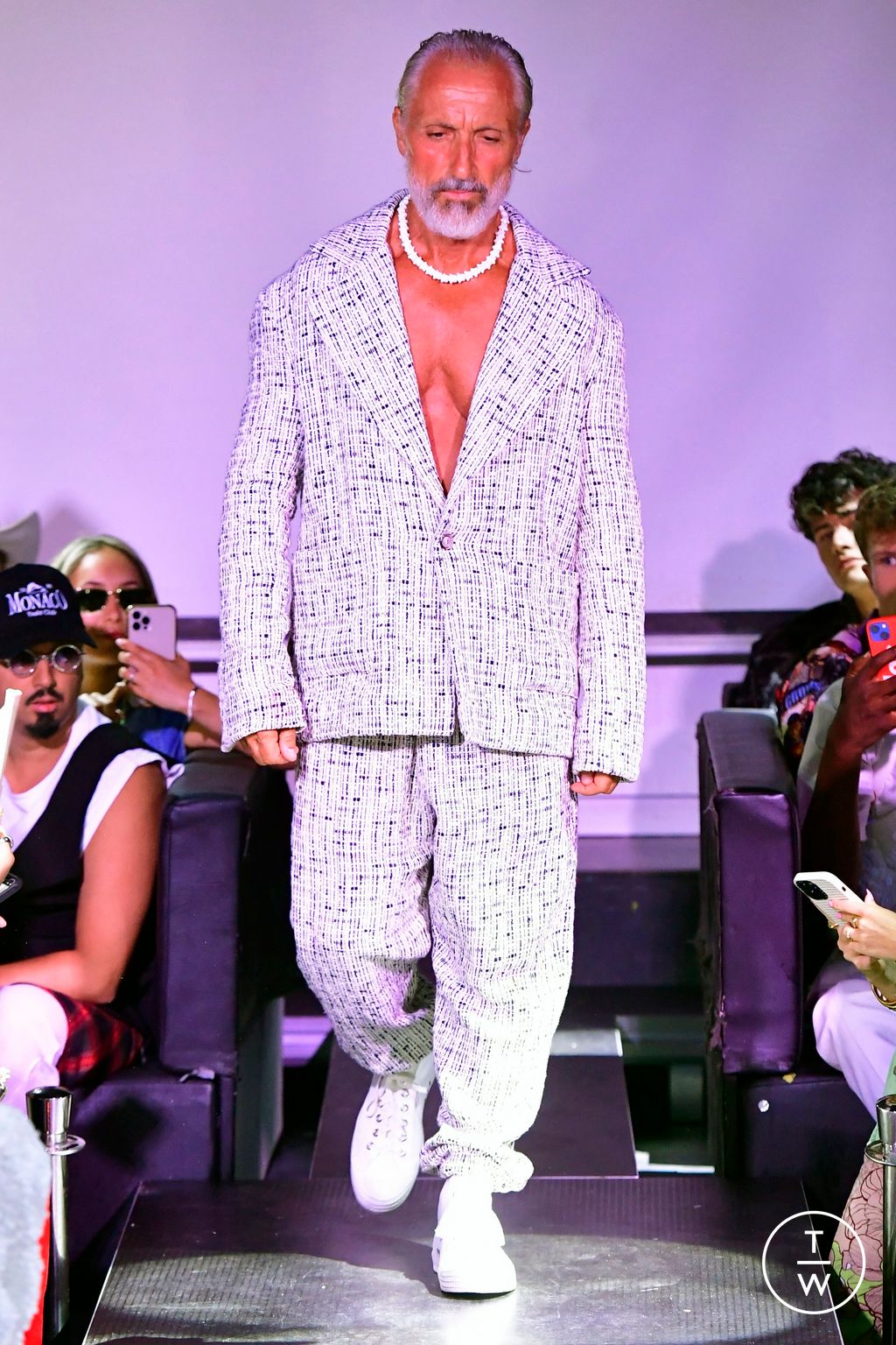 Fashion Week Paris Spring/Summer 2024 look 18 from the Gunther collection 男装