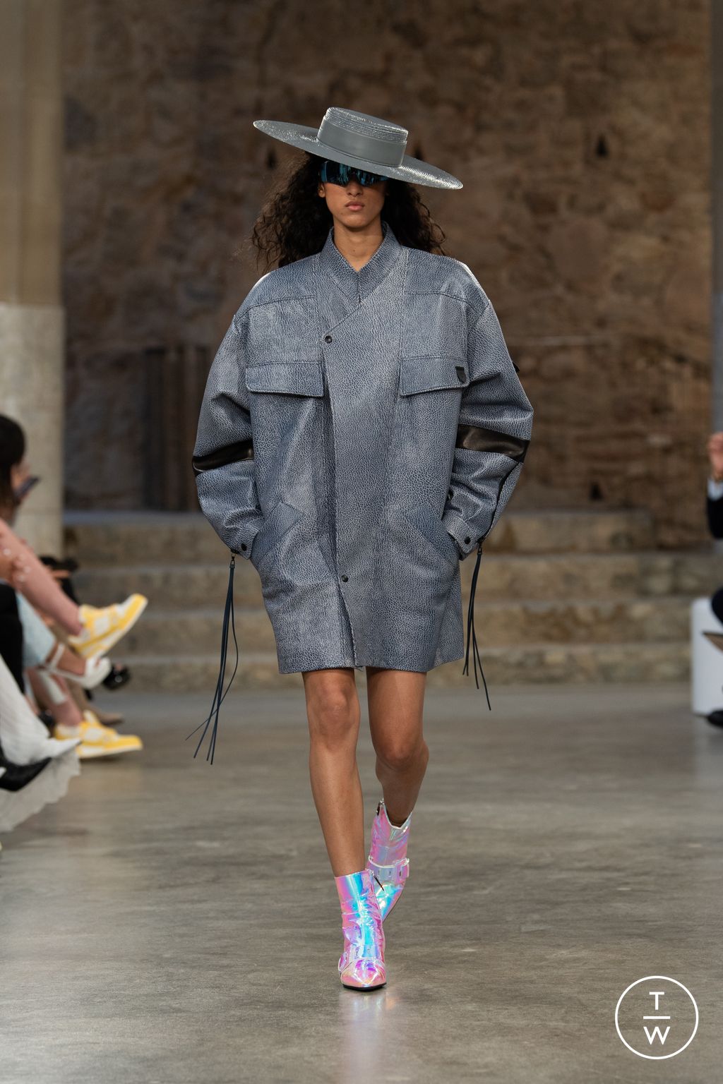 Fashion Week Paris Resort 2025 look 8 from the Louis Vuitton collection womenswear