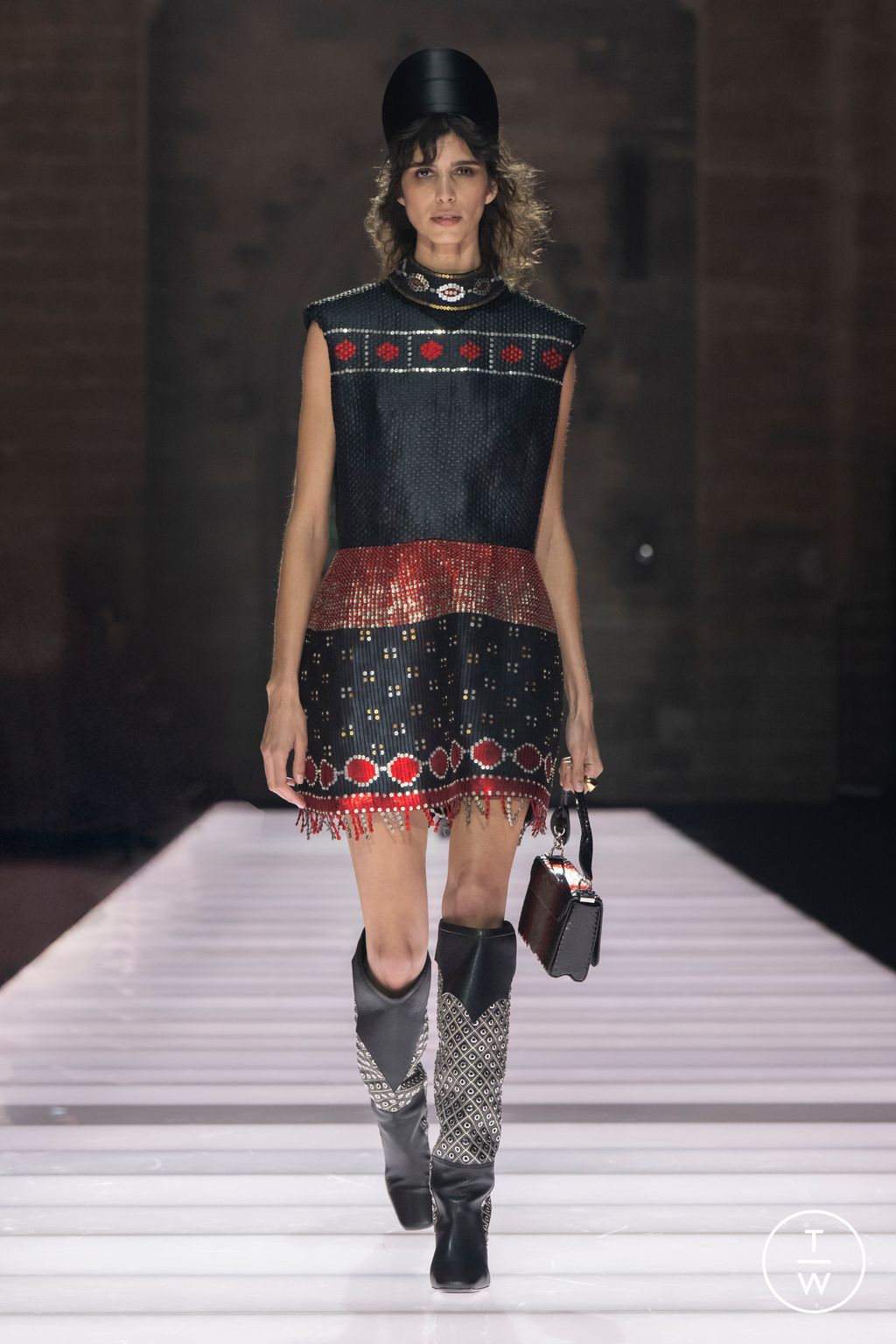 Fashion Week Paris Resort 2026 look 2 from the Louis Vuitton collection womenswear