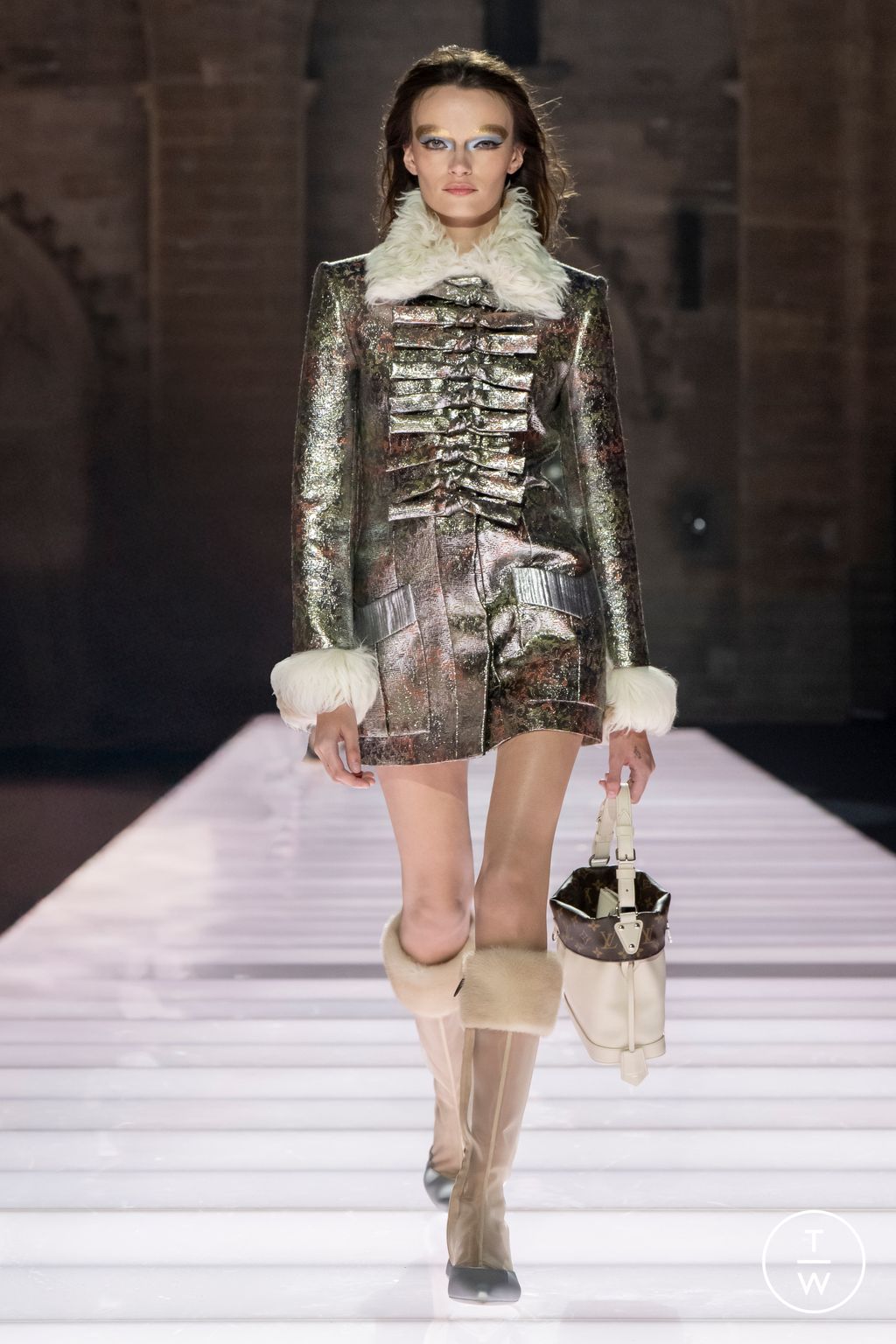 Fashion Week Paris Resort 2026 look 9 from the Louis Vuitton collection womenswear