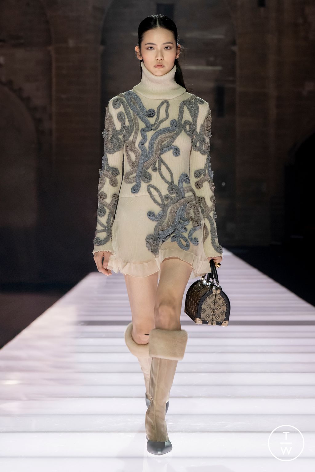 Fashion Week Paris Resort 2026 look 10 de la collection Louis Vuitton womenswear