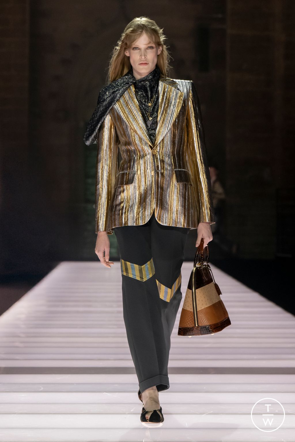 Fashion Week Paris Resort 2026 look 15 from the Louis Vuitton collection womenswear