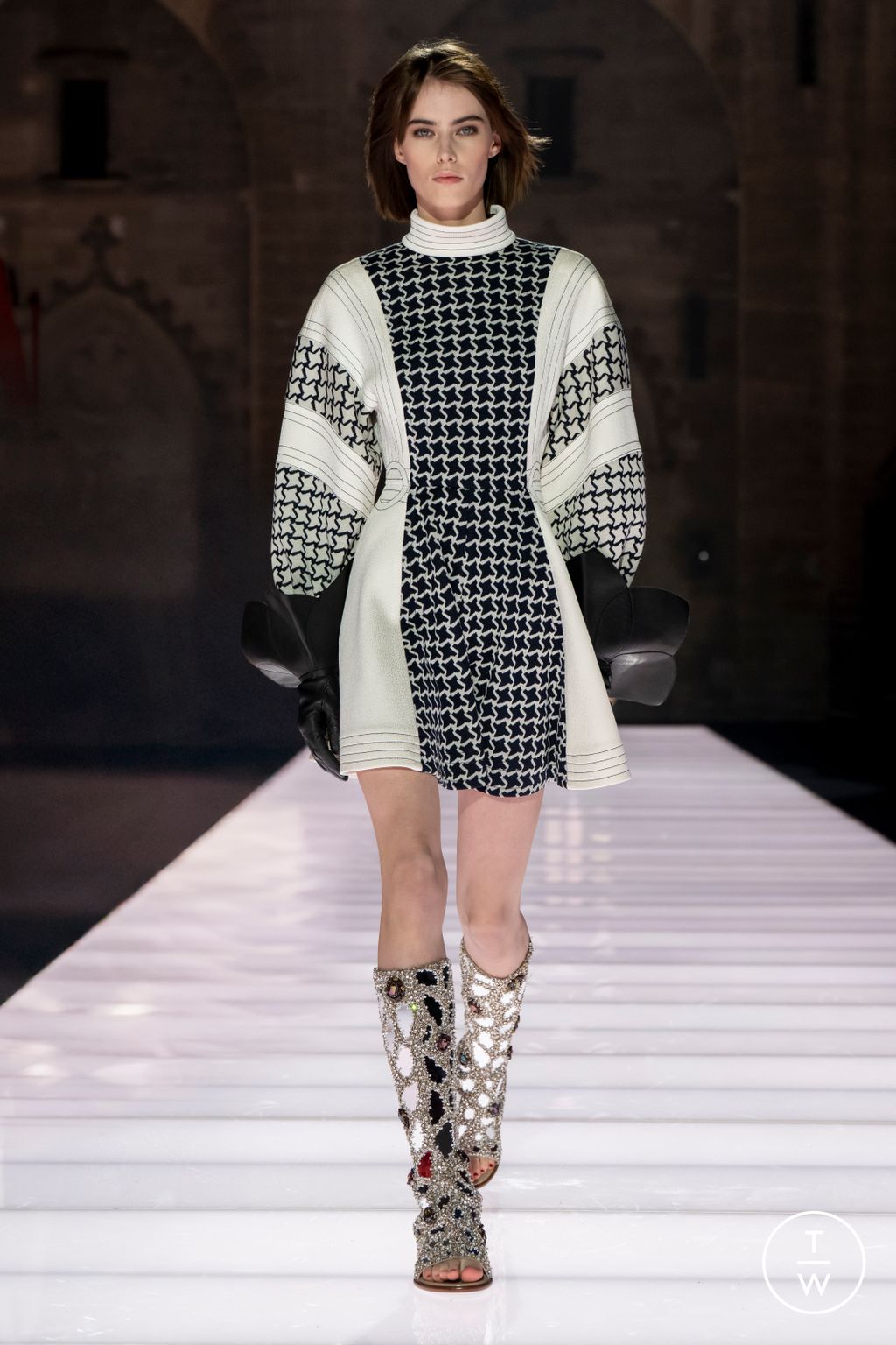 Fashion Week Paris Resort 2026 look 27 de la collection Louis Vuitton womenswear