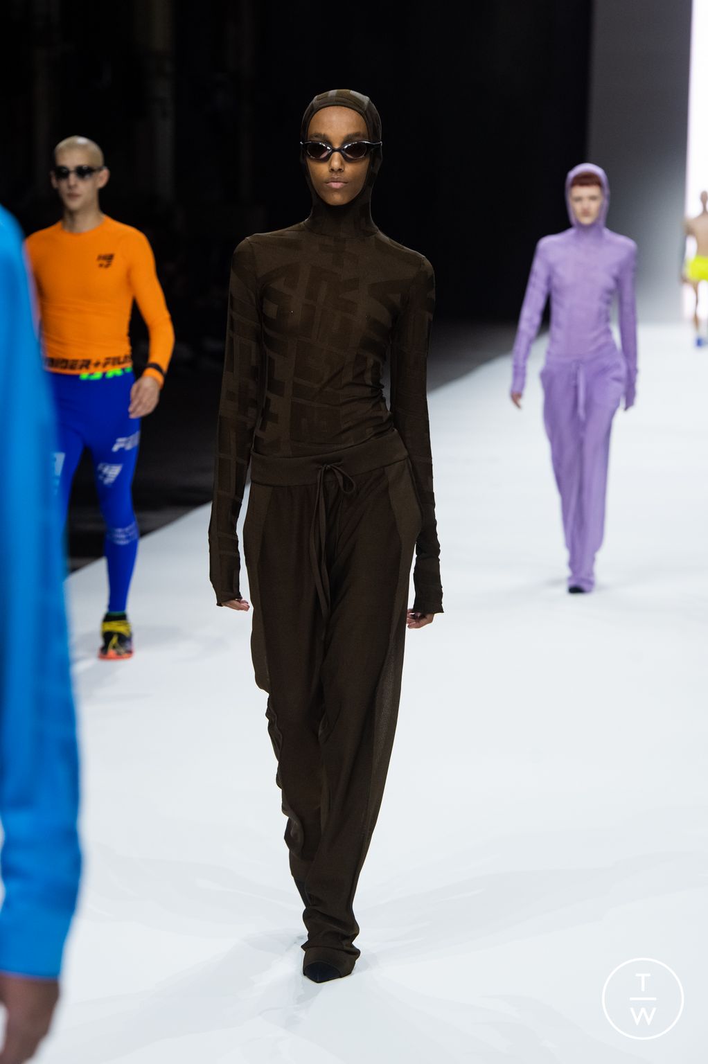 Fashion Week London Spring/Summer 2023 look 25 from the Haider Ackermann collection 女装