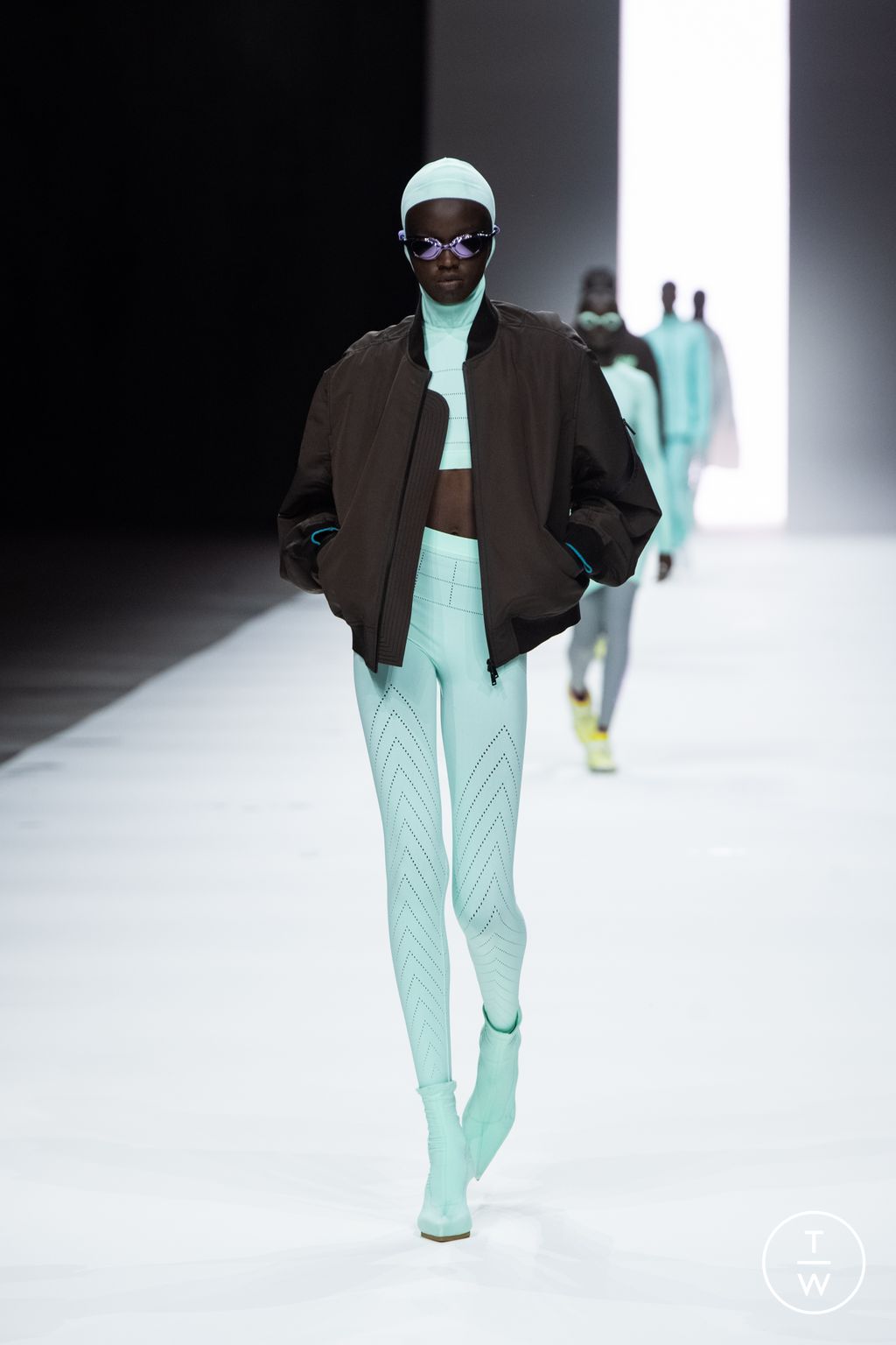 Fashion Week London Spring/Summer 2023 look 41 from the Haider Ackermann collection 女装