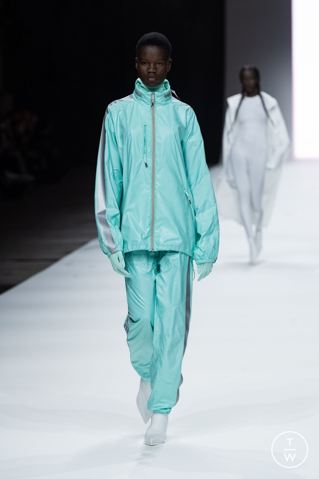 Fashion Week London Spring/Summer 2023 look 44 from the Haider Ackermann collection 女装