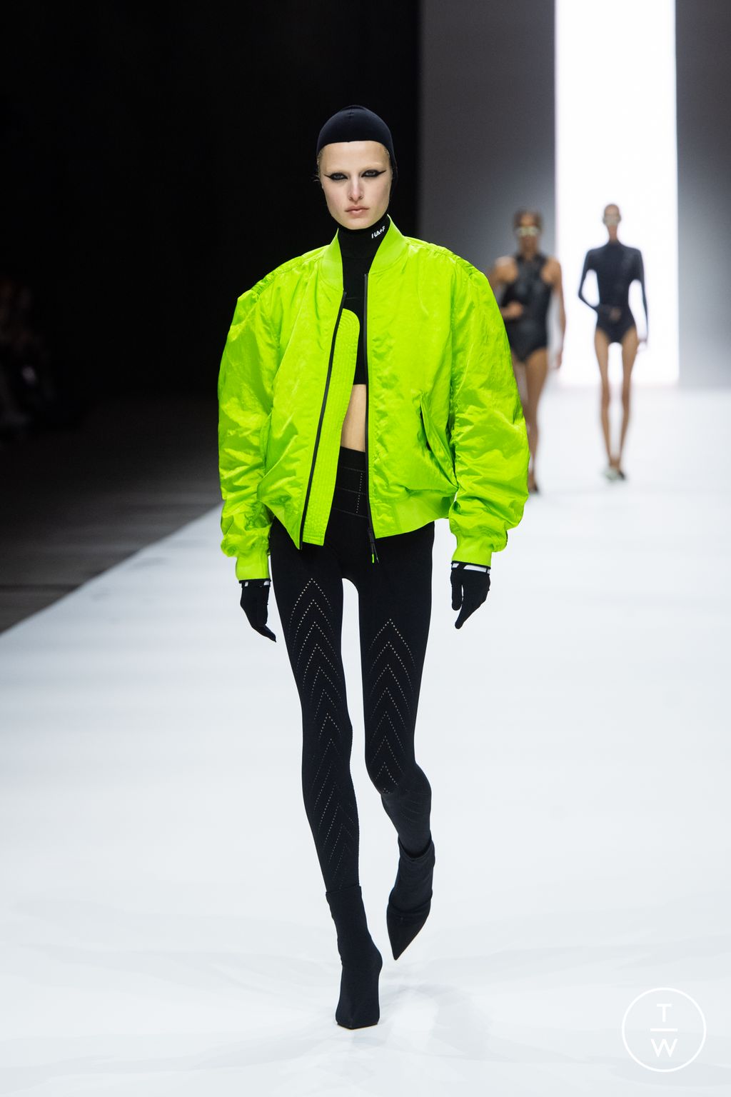 Fashion Week London Spring/Summer 2023 look 8 de la collection Haider Ackermann womenswear