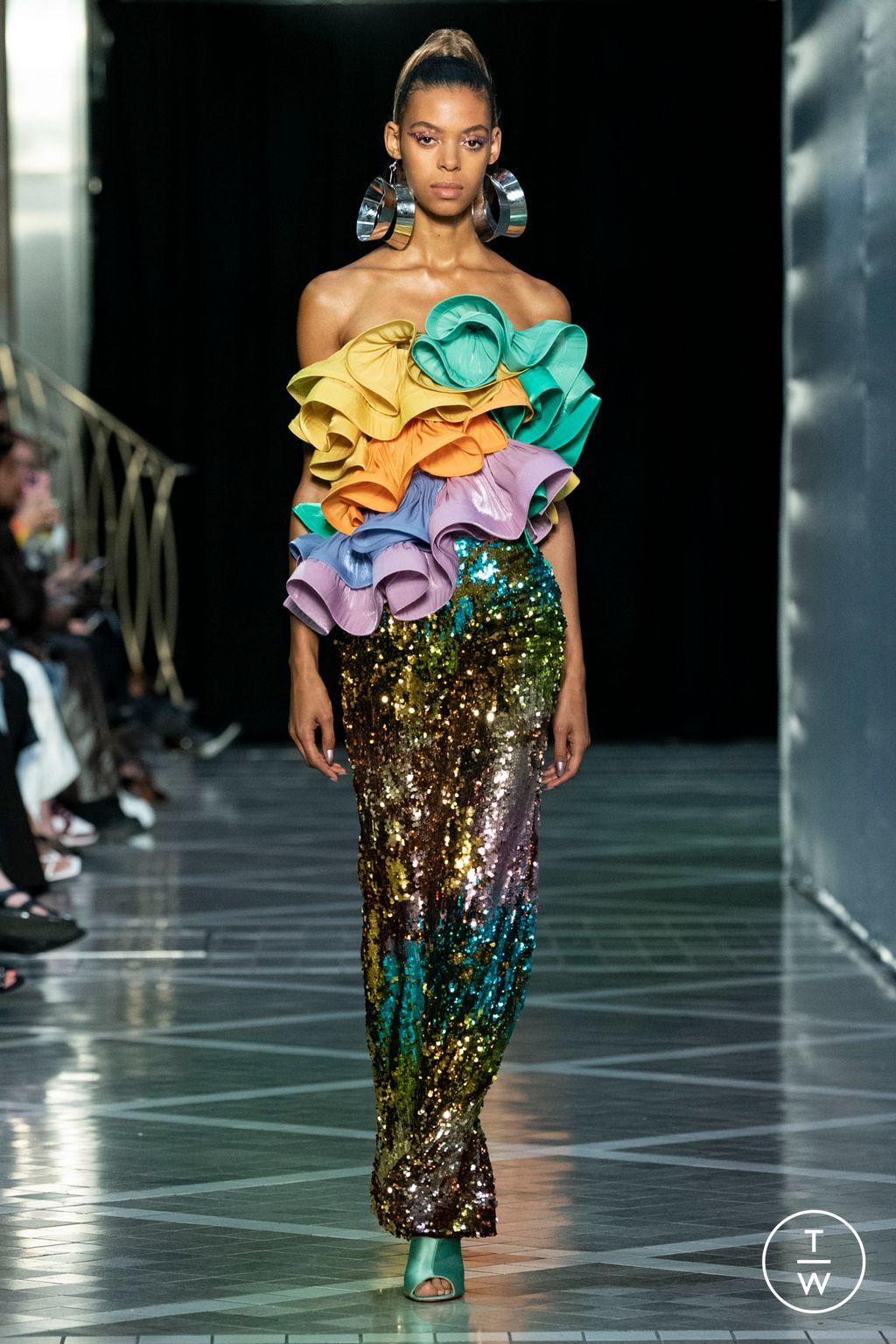 Fashion Week London Spring/Summer 2023 look 20 from the Halpern collection womenswear