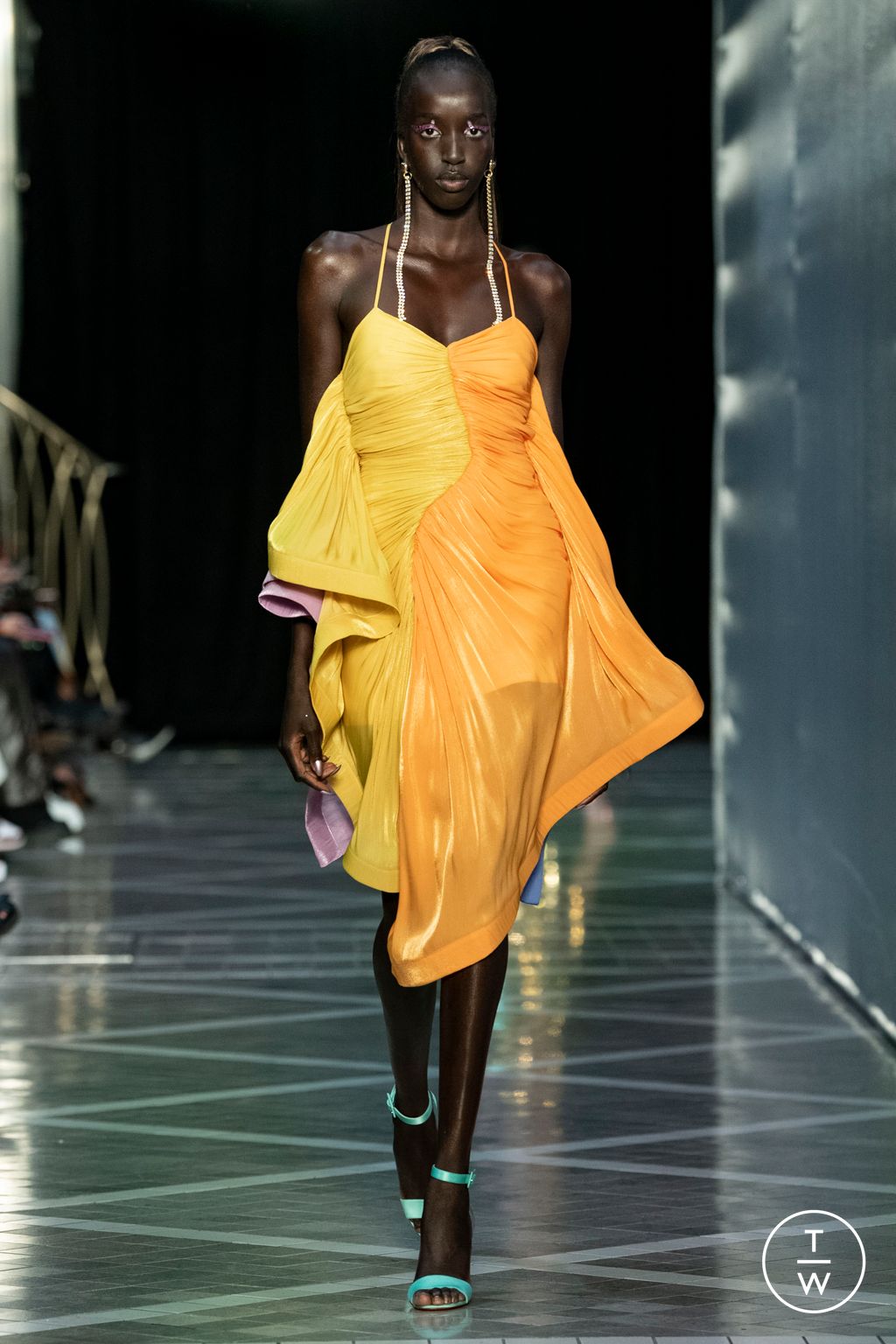Fashion Week London Spring/Summer 2023 look 21 from the Halpern collection womenswear
