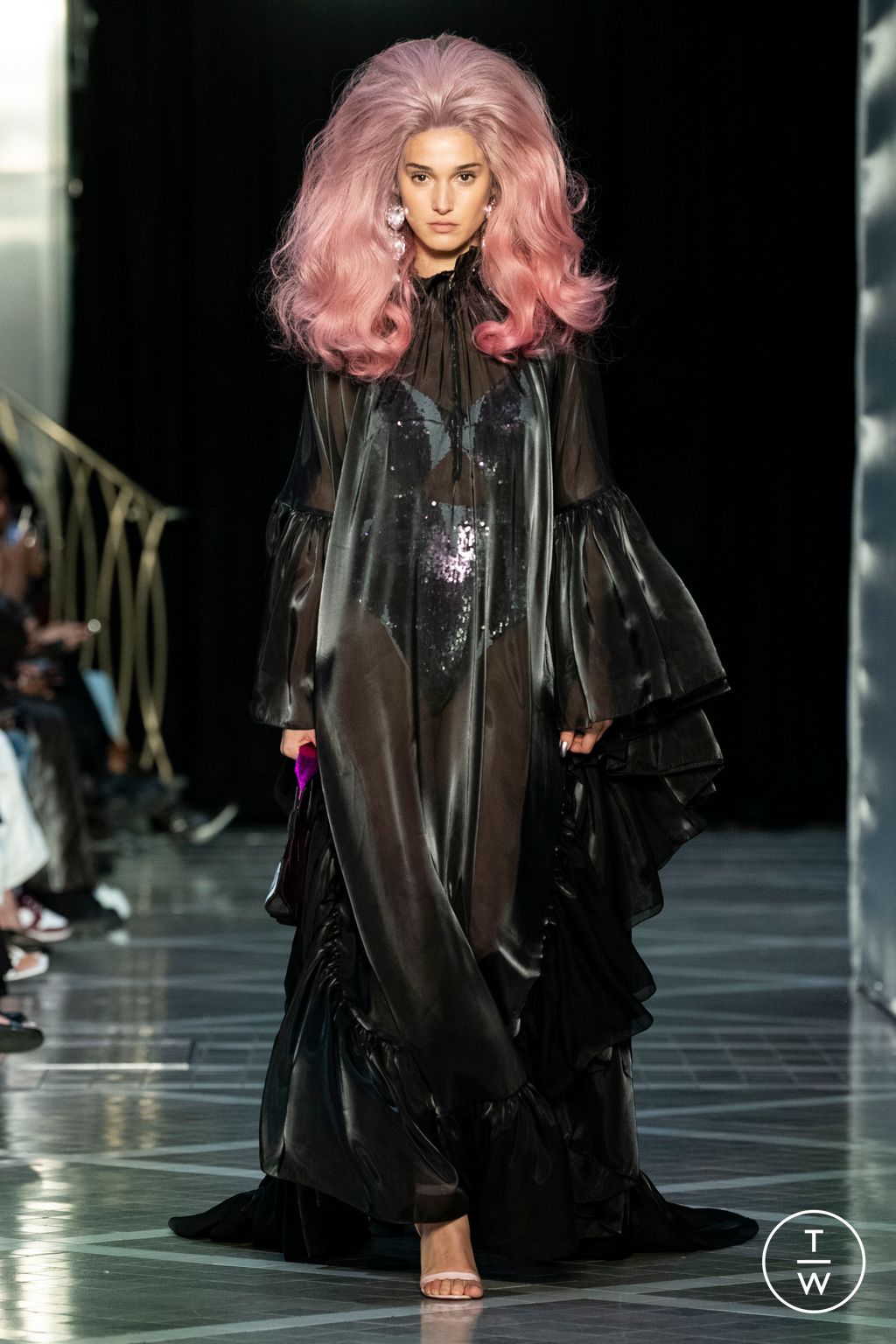 Fashion Week London Spring/Summer 2023 look 25 from the Halpern collection 女装
