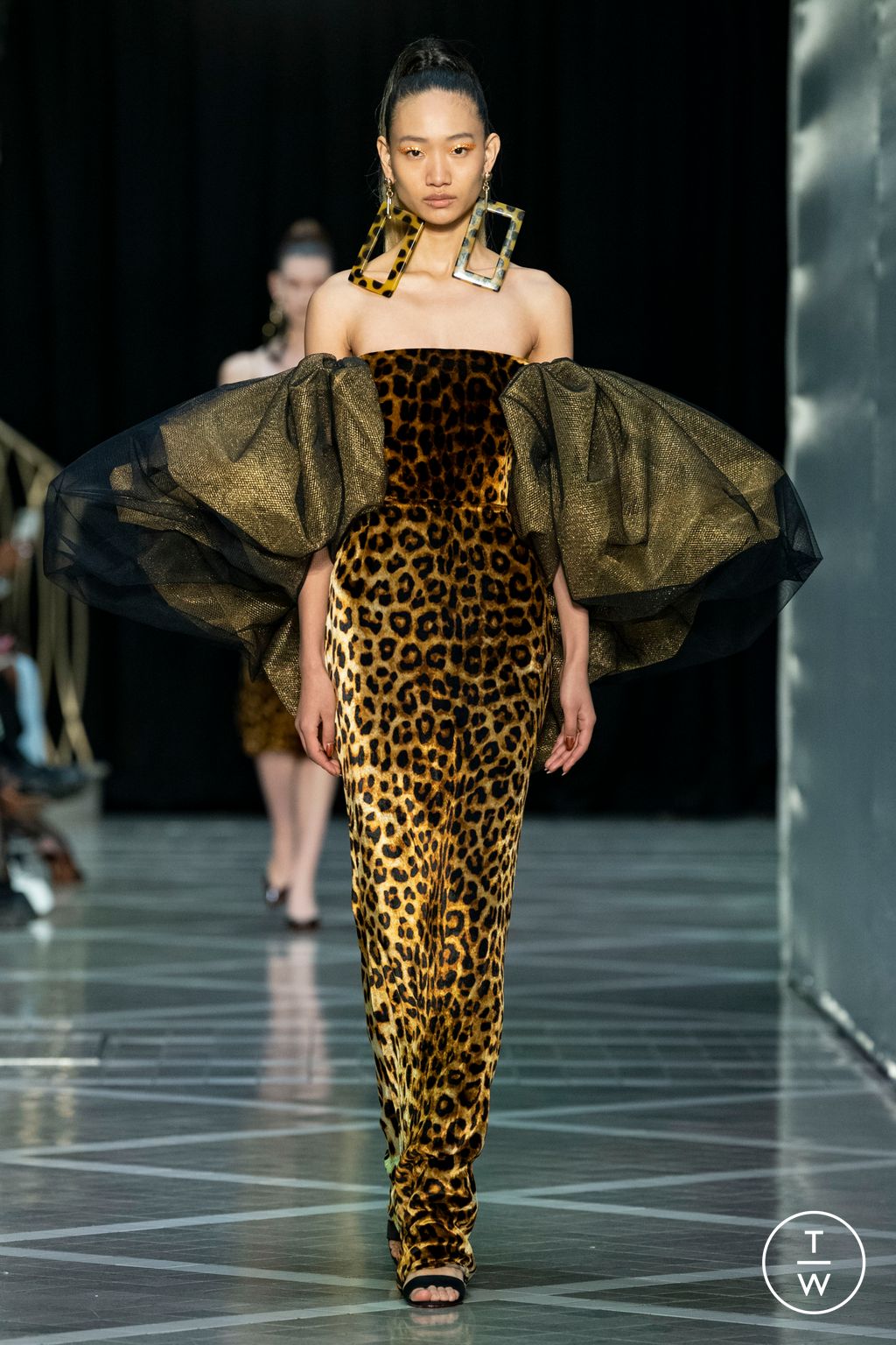 Fashion Week London Spring/Summer 2023 look 3 from the Halpern collection womenswear