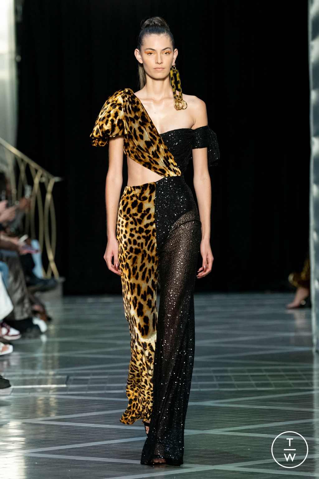 Fashion Week London Spring/Summer 2023 look 9 from the Halpern collection 女装