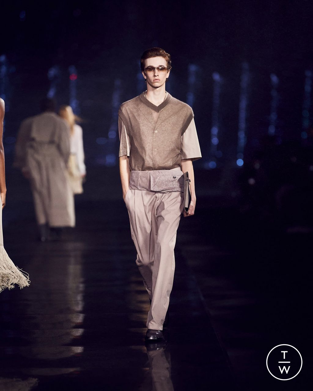 Fashion Week Milan Spring/Summer 2023 look 16 from the Boss collection 女装