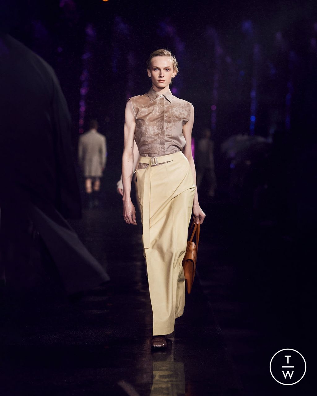 Fashion Week Milan Spring/Summer 2023 look 27 de la collection Boss womenswear