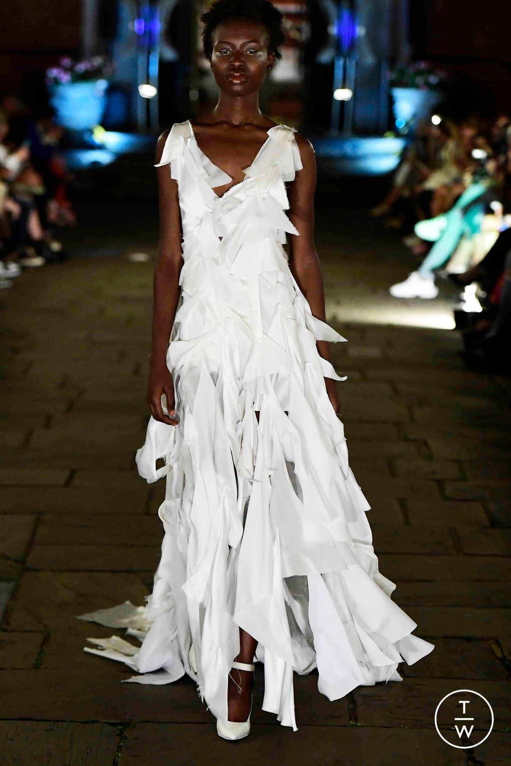 Fashion Week London Spring/Summer 2024 look 1 from the Hector Maclean collection 女装