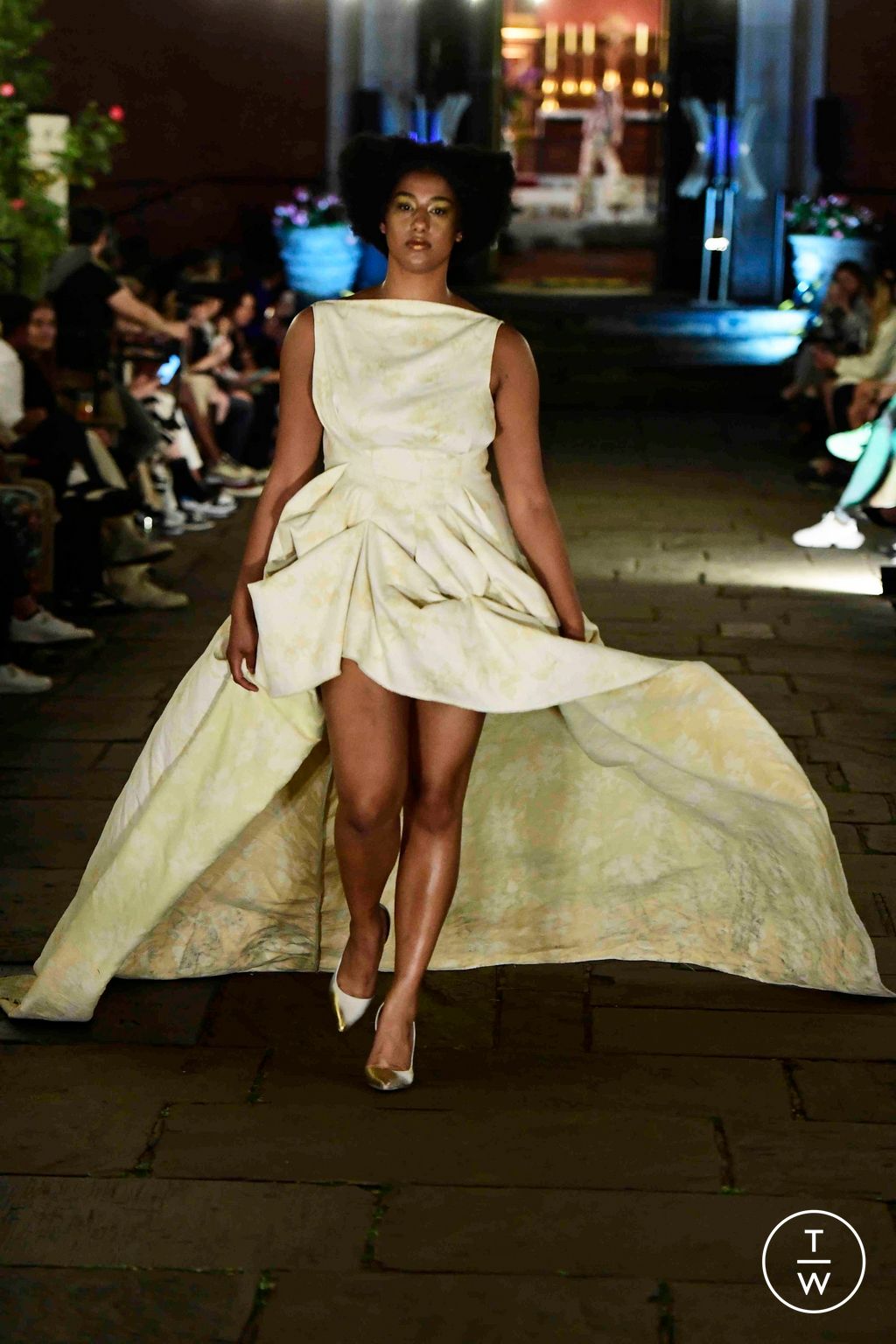 Fashion Week London Spring/Summer 2024 look 5 de la collection Hector Maclean womenswear