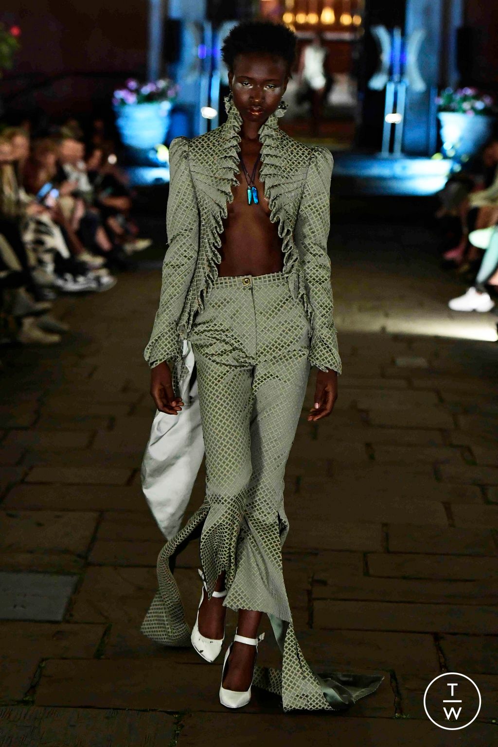 Fashion Week London Spring/Summer 2024 look 10 from the Hector Maclean collection 女装