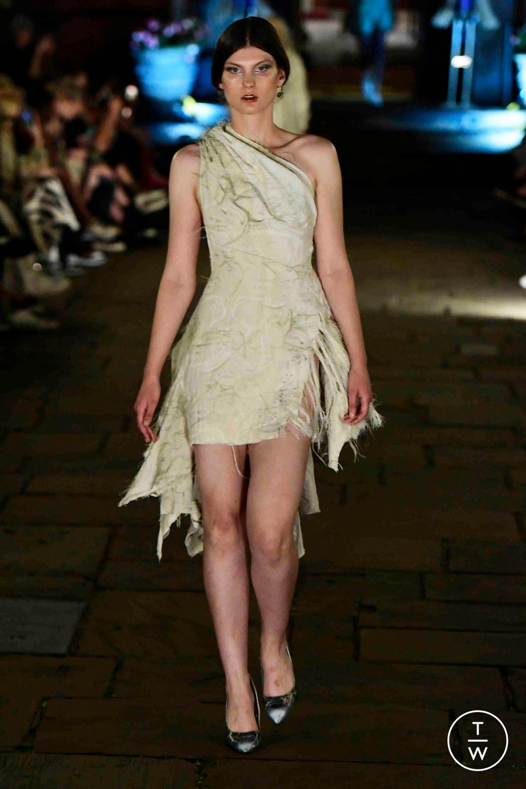Fashion Week London Spring/Summer 2024 look 19 from the Hector Maclean collection 女装