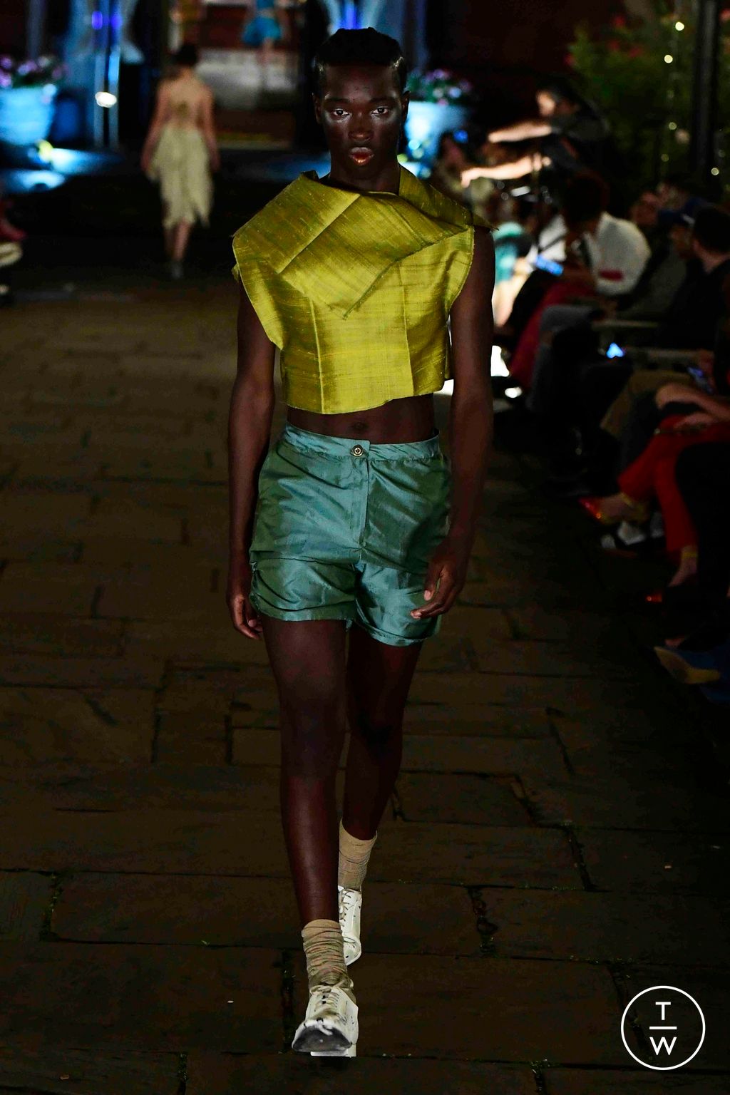 Fashion Week London Spring/Summer 2024 look 20 from the Hector Maclean collection 女装